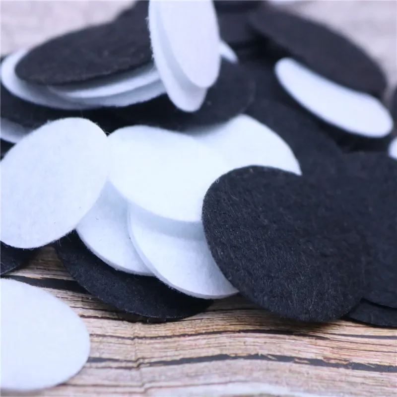 100 sztuk okrągły wełniany filc Diy rękodzieło dla dzieci wełniana filcowa lalka kwiaty liście girlanda nakrycie głowy Boże Narodzenie filcowy wystrój naszywka do szycia — zdjęcie 2
