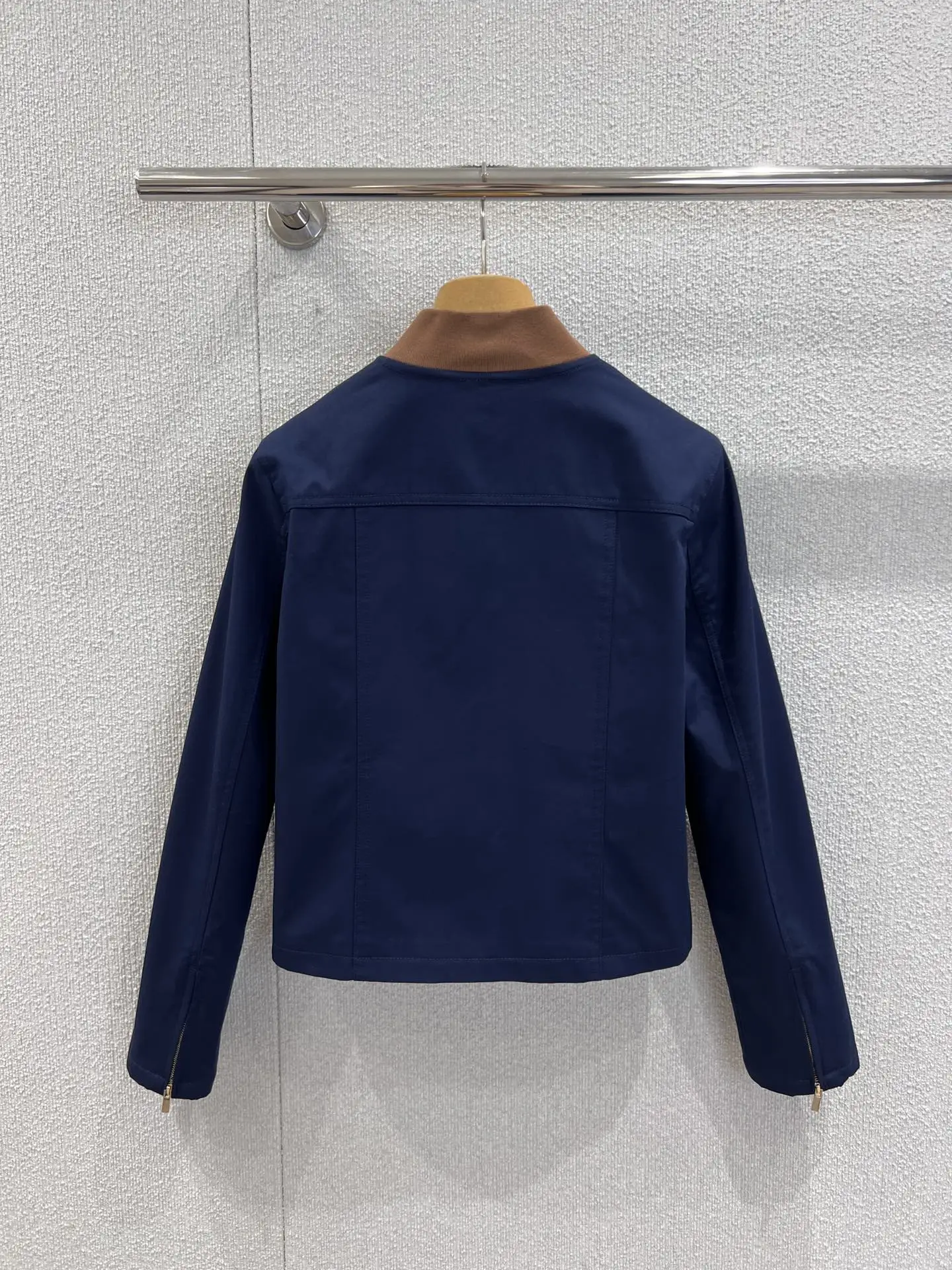 

2025 Autumn and Winter Double Pocket Micro Label Contrast Collar Jacket Corduroy Contrast Color Round Neck Women's Jacket