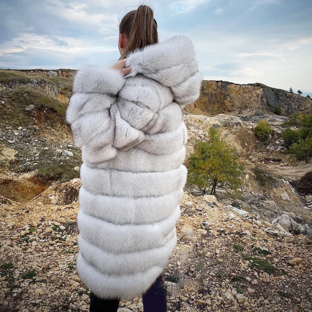 Cappotto in vera pelliccia di volpe bianca naturale con cappuccio Cappotti di pelliccia di volpe in vera pelle di moda invernale da donna di alta qualità Cappotti di pelliccia con cappuccio