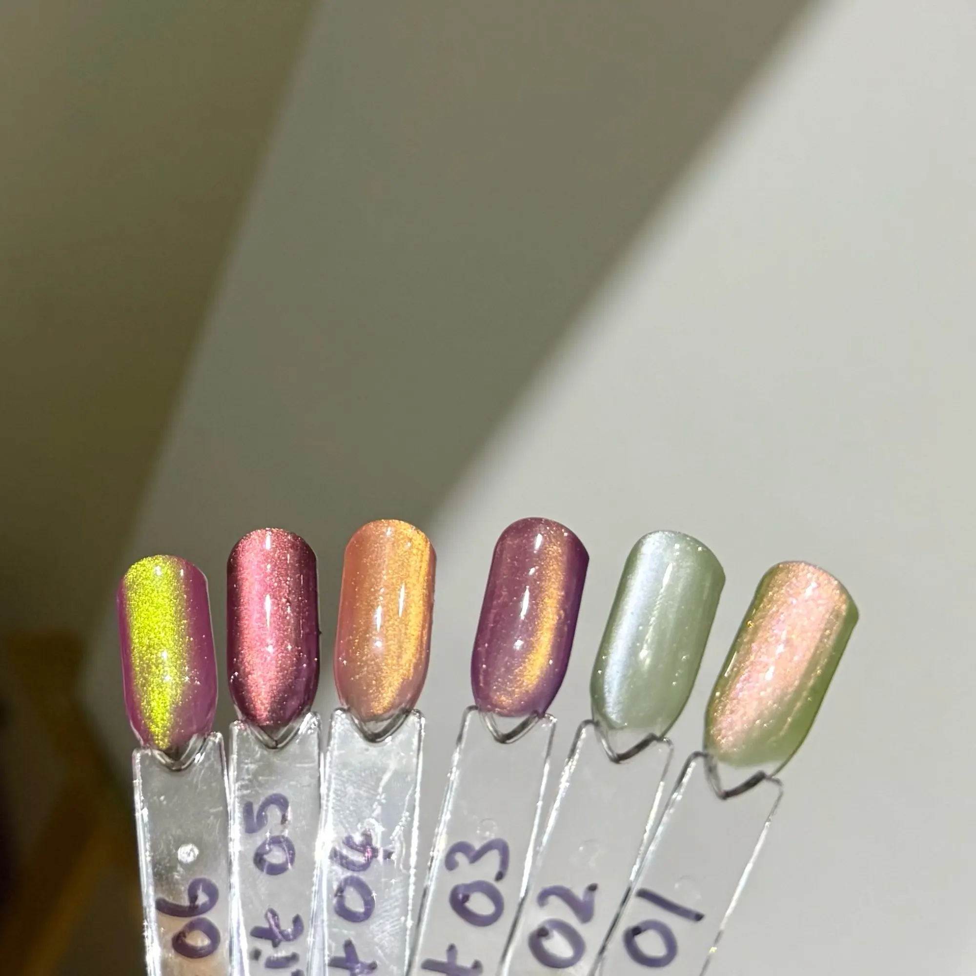 PERFECT COLOR Fruit Cat Eye Gel Nail Polish, 3g Glitter Ge Nail Polish Set, Green Pink Gold Holographic Cat Eye photo review