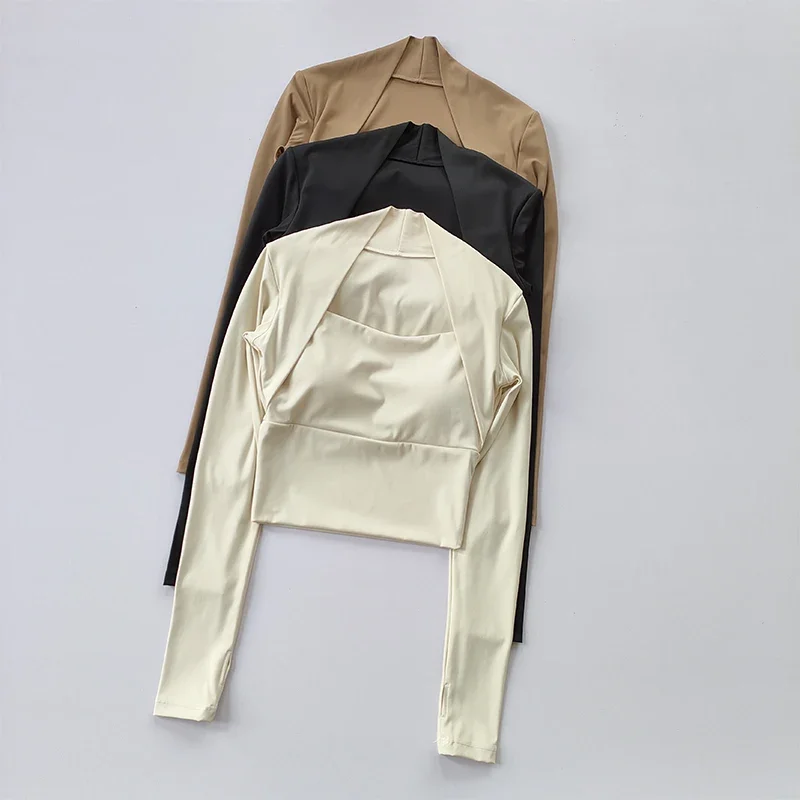 Haut de sport avec coussin de poitrine pour femmes, chemises à manches longues, court et élégant, vêtements de danse, de Yoga, petite ceinture, de gymnastique