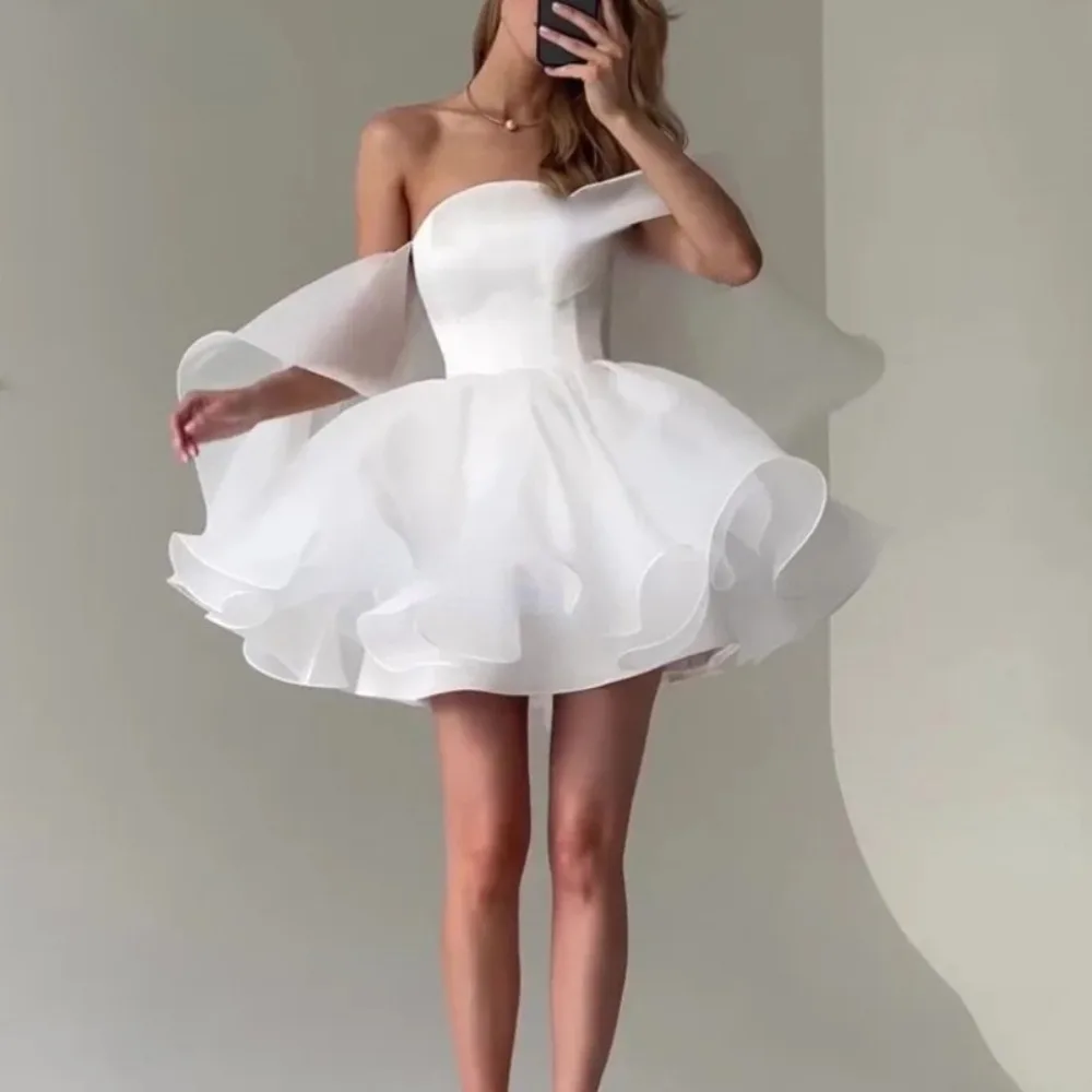 Krótka suknia ślubna bez ramiączek z odkrytymi ramionami Mini sznurowana suknia ślubna prosta Vestido De Novia