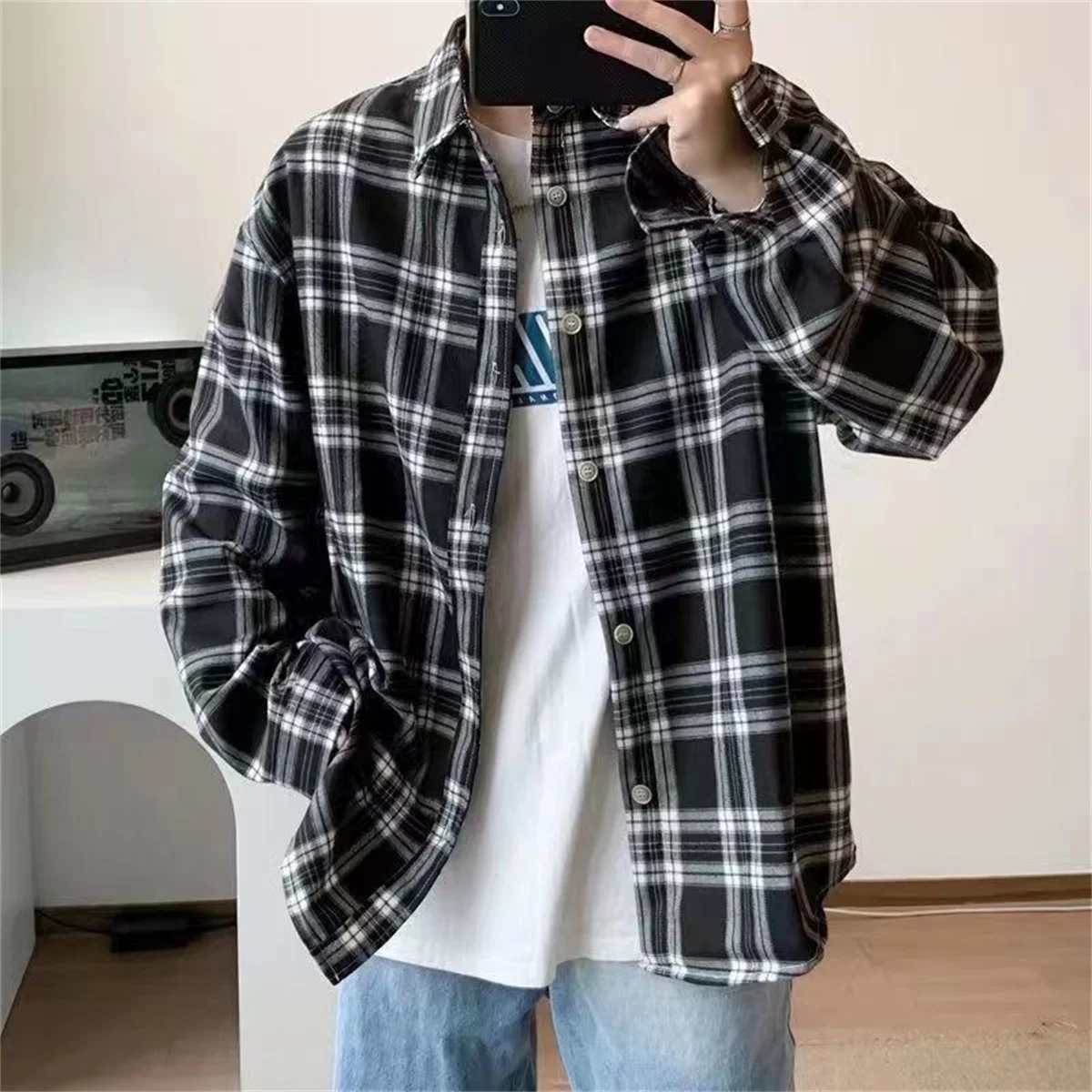 

Японская рубашка-карго для мужчин и женщин, винтажные черно-белые клетчатые свободные топы с длинными рукавами, весенние повседневные рубашки унисекс с лацканами большого размера