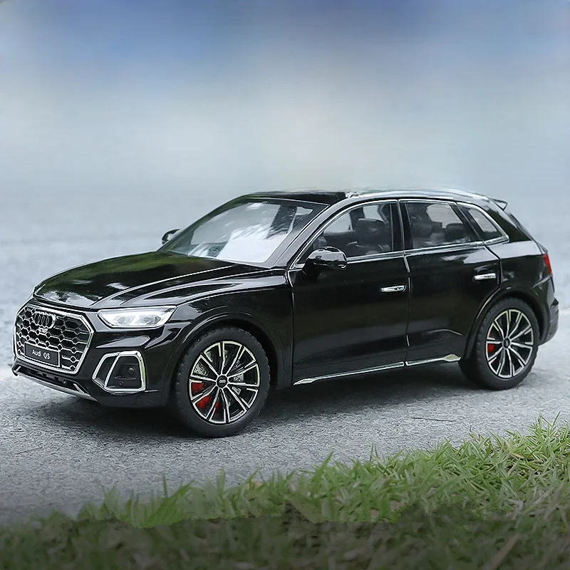 1:24 AUDI Q5 SUV Alloy Car Model Diecast & Toy Vehicles Metal Car Model High Simulation Sound and Light Collection Kids Toy Gift — 2