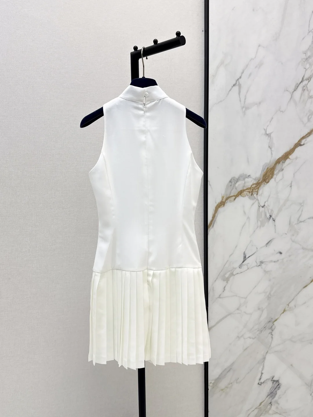 

2026 Spring And Summer New French Qianjin Style Sleeveless Dress Bow Pleated Skirt Slimming