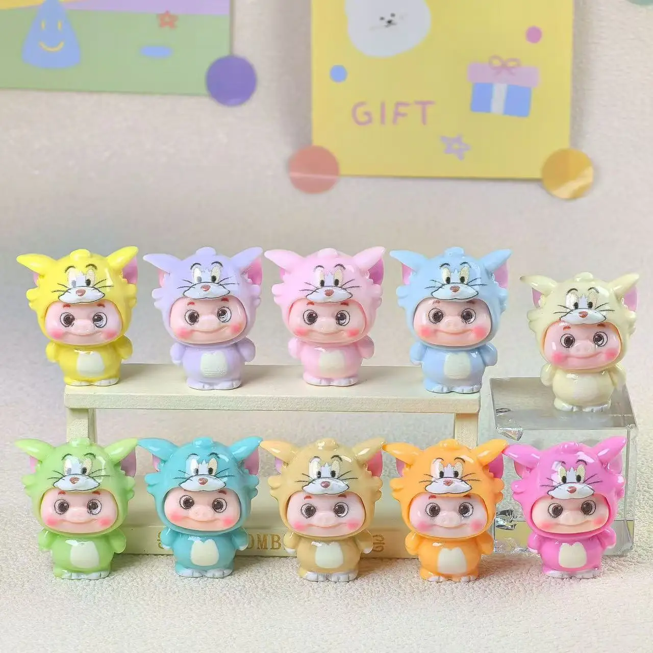 الكرتون القط وخنزير التماثيل DIY بها بنفسك الراتنج اكسسوارات زينة السيارات سلاسل المفاتيح العصرية اللعب حقيبة أعمى بالجملة لطيف Collectib