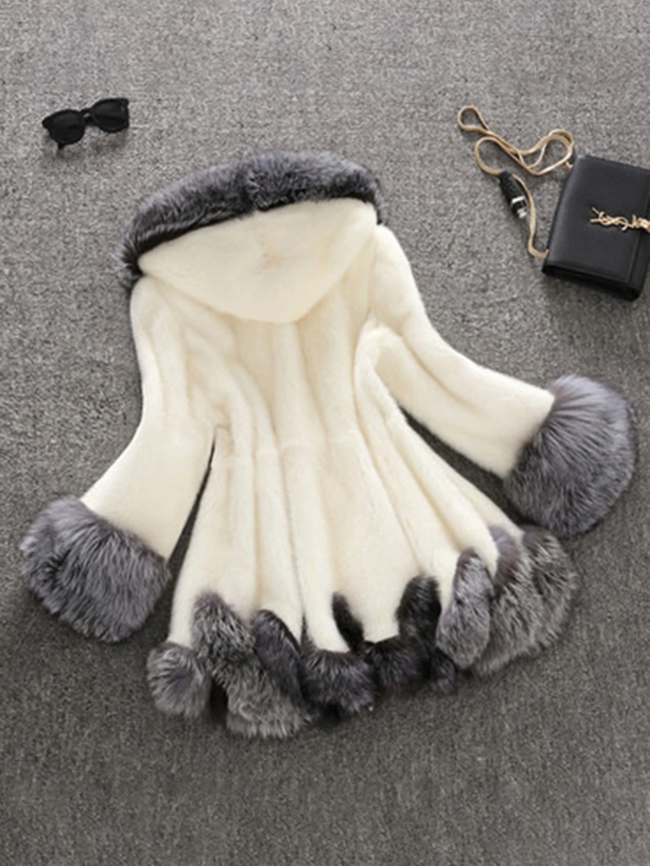 Dámský módní středně dlouhý kabát z imitace norkové kožešiny s límečkem a úzkým střihem - náhled 4