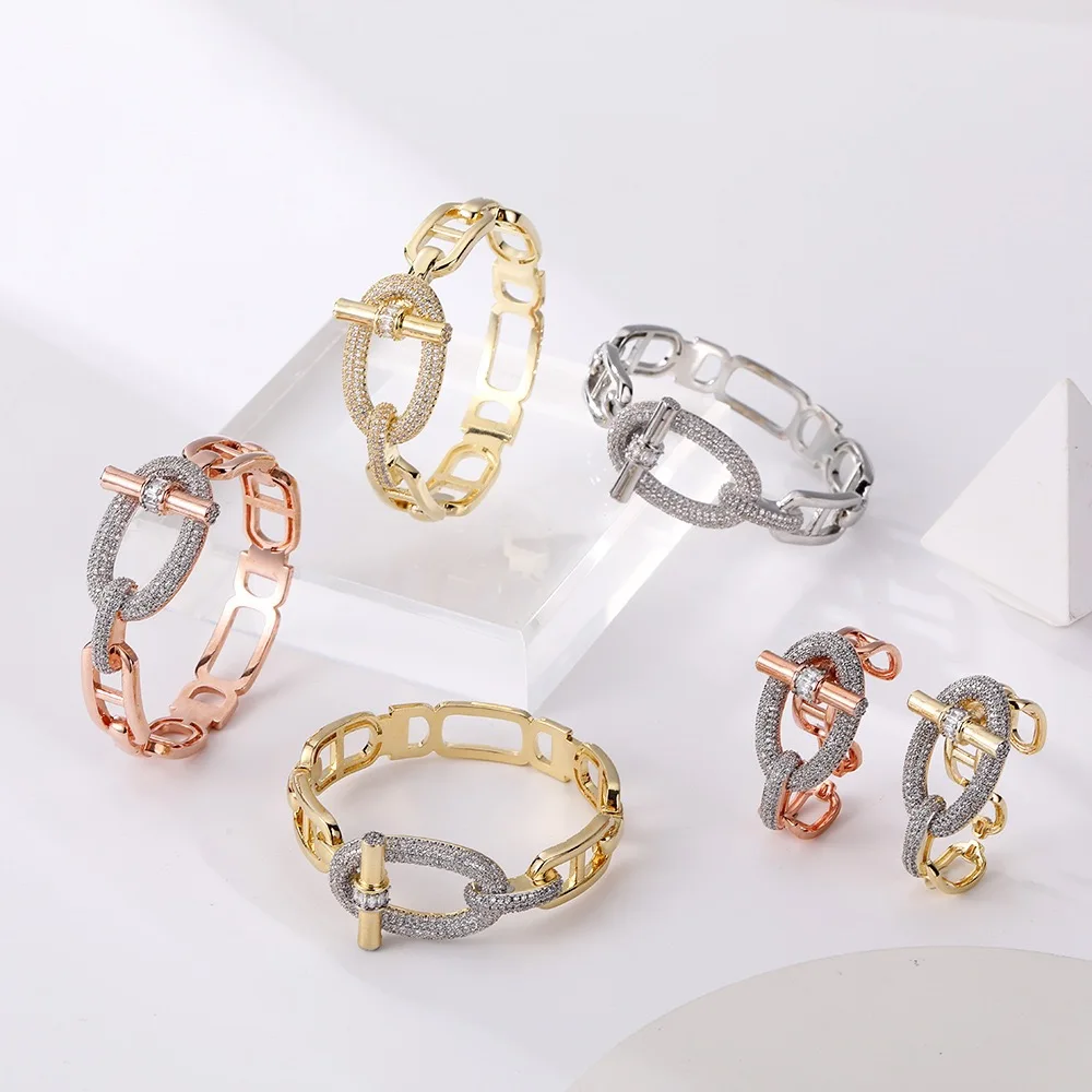 

Luxury Statement Chain Rings for Women – Gold & Rose Gold Plated Oval Link Design with Pave Crystals