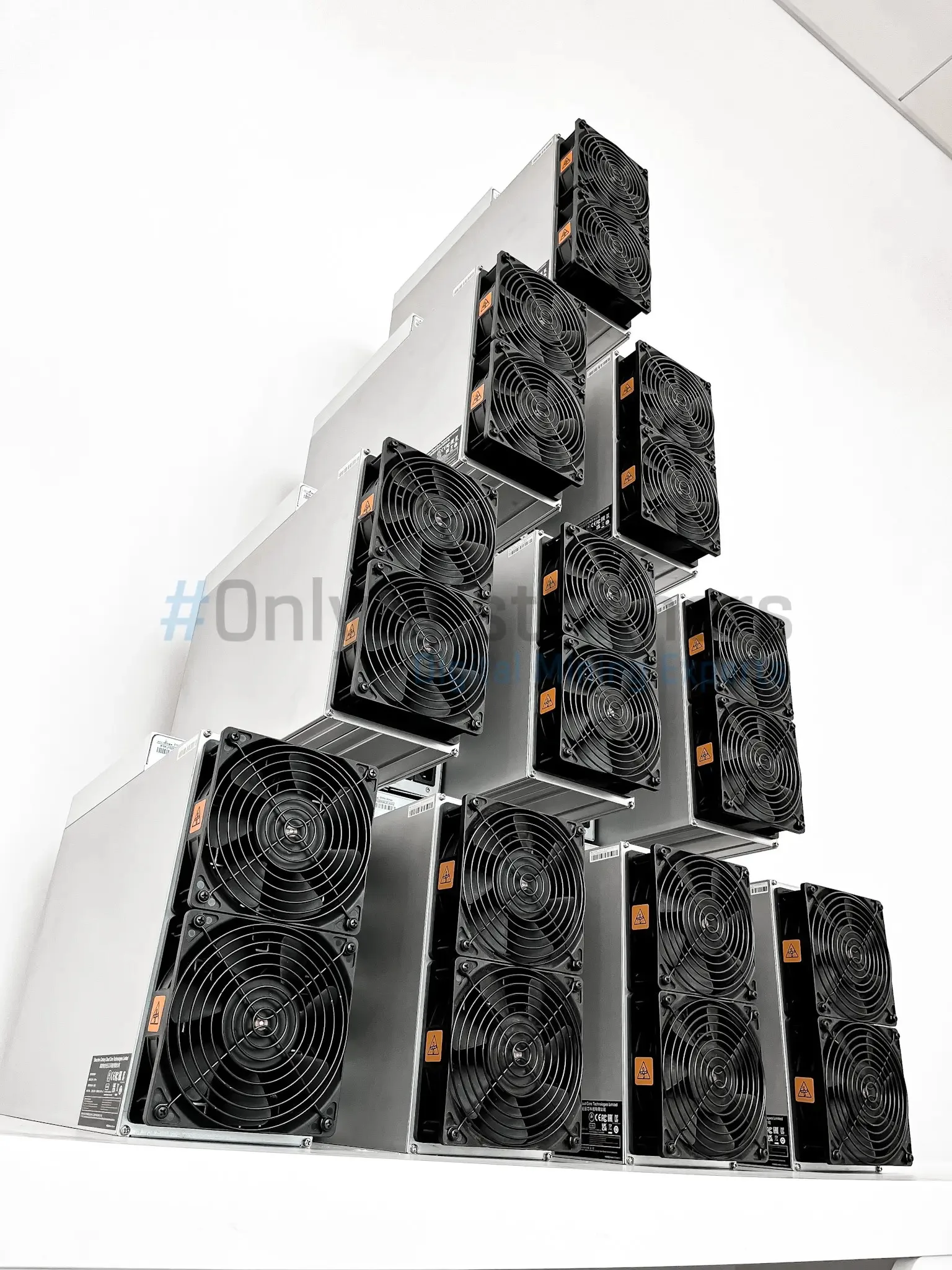 Bitmain Antminer Z15 Pro ASIC Miner Equihash Algorithm 840kh/s Hashrate 2780W 3.31j/kSOL for ZEC Zcash ZEN Horizen
