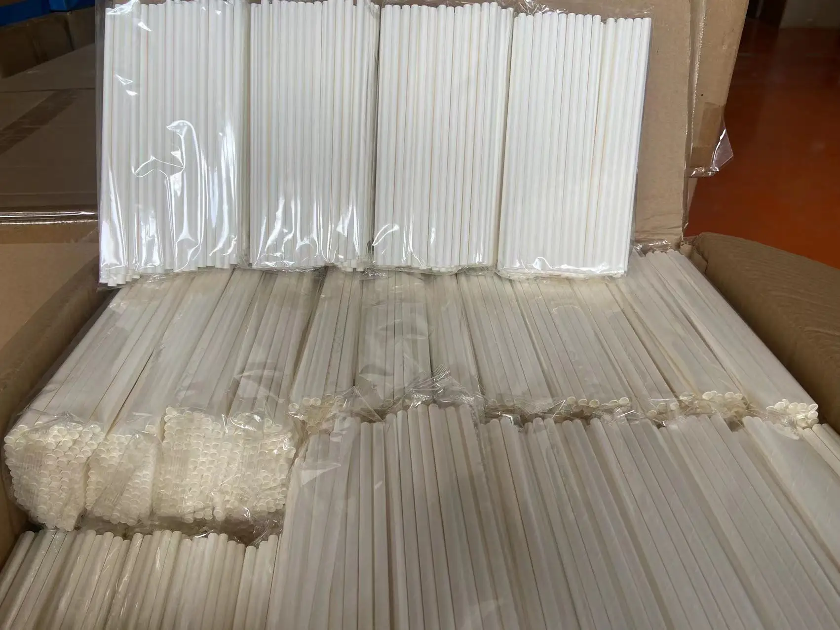 10,000 Pure White Eco-friendly Paper Straws, Party Companions for Juice, Coffee, and Drinks，Available for Wholesale