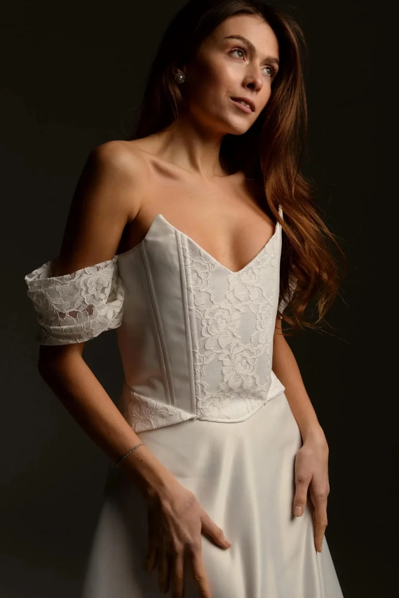 Annie Abiti da ballo ricamati in pizzo Splendidi abiti da sera bianchi Abiti eleganti in raso con spalle scoperte personalizzati