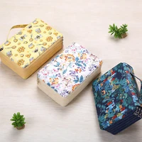 Estuches para lápices diseñados con una variedad de patrones divertidos (abejas, animales de la selva, flores, etc.) —120/200/252/300/480 compartimentos, con múltiples compartimentos con cremallera, puede organizar varios bolígrafos y accesorios de papelería, el diseño portátil es ligero y práctico, adecuado para que los estudiantes organicen la papelería de su dormitorio y los trabajadores de oficina lo hagan con sus bolígrafos de trabajo, combina estética y almacenamiento práctico, es un excelente organizador de papelería para múltiples grupos.