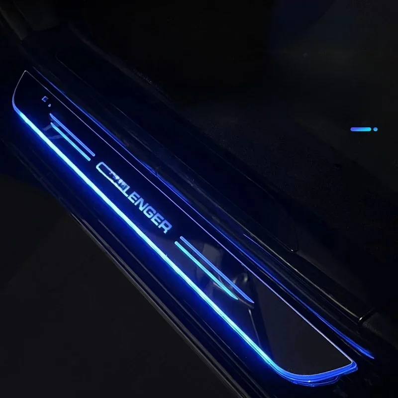 Dla Dodge Journey ram 1500 challenger kaliber nitro Samochodowe światło powitalne LED na pedał Wewnętrzne oświetlenie nastrojowe Można dostosować logo — 2