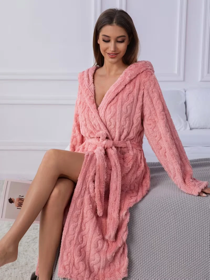 Pink Flannel Female Long Robe Lounge Wear Thicken Coral Fleece Hooded Bathrobe Gown Autumn Winter Loose Sleepwear Home Dress