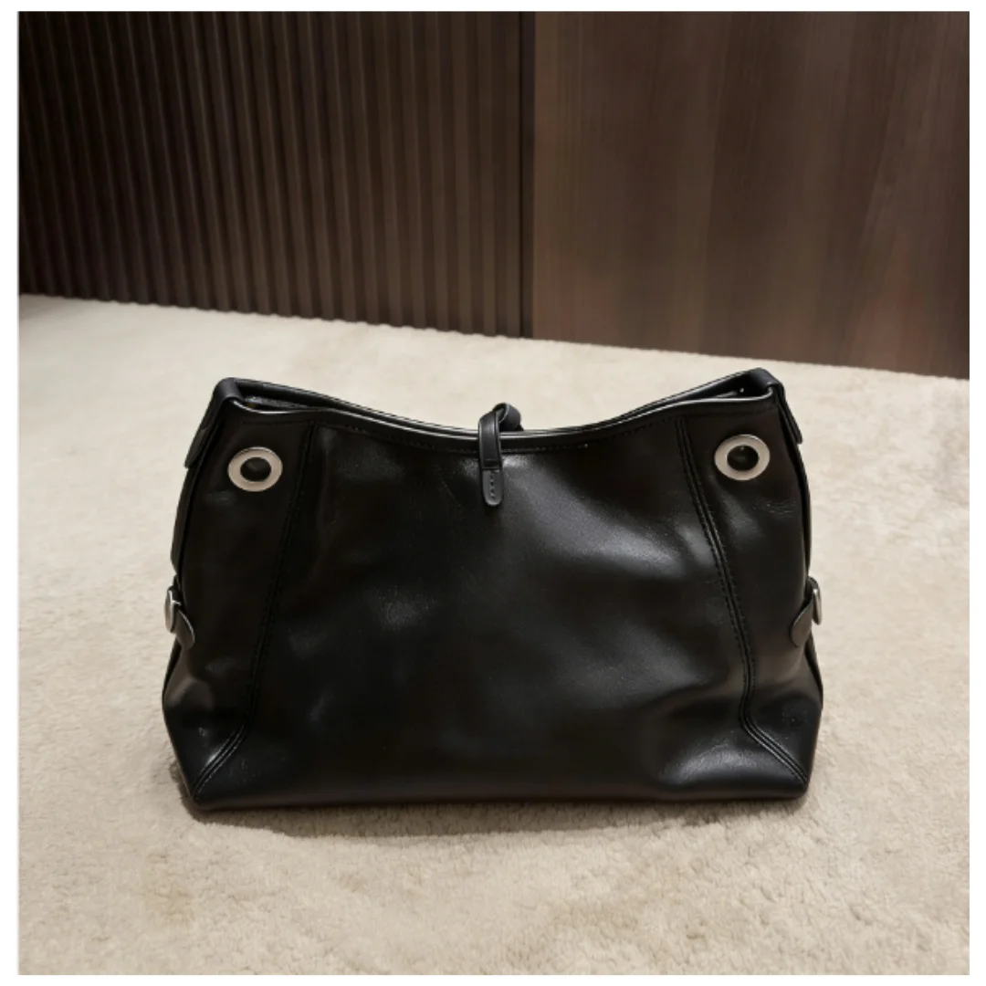 

New Style Size 29*17CM High Quality Women's Fashionable Classic Black Handheld Crossbody Bag No Box
