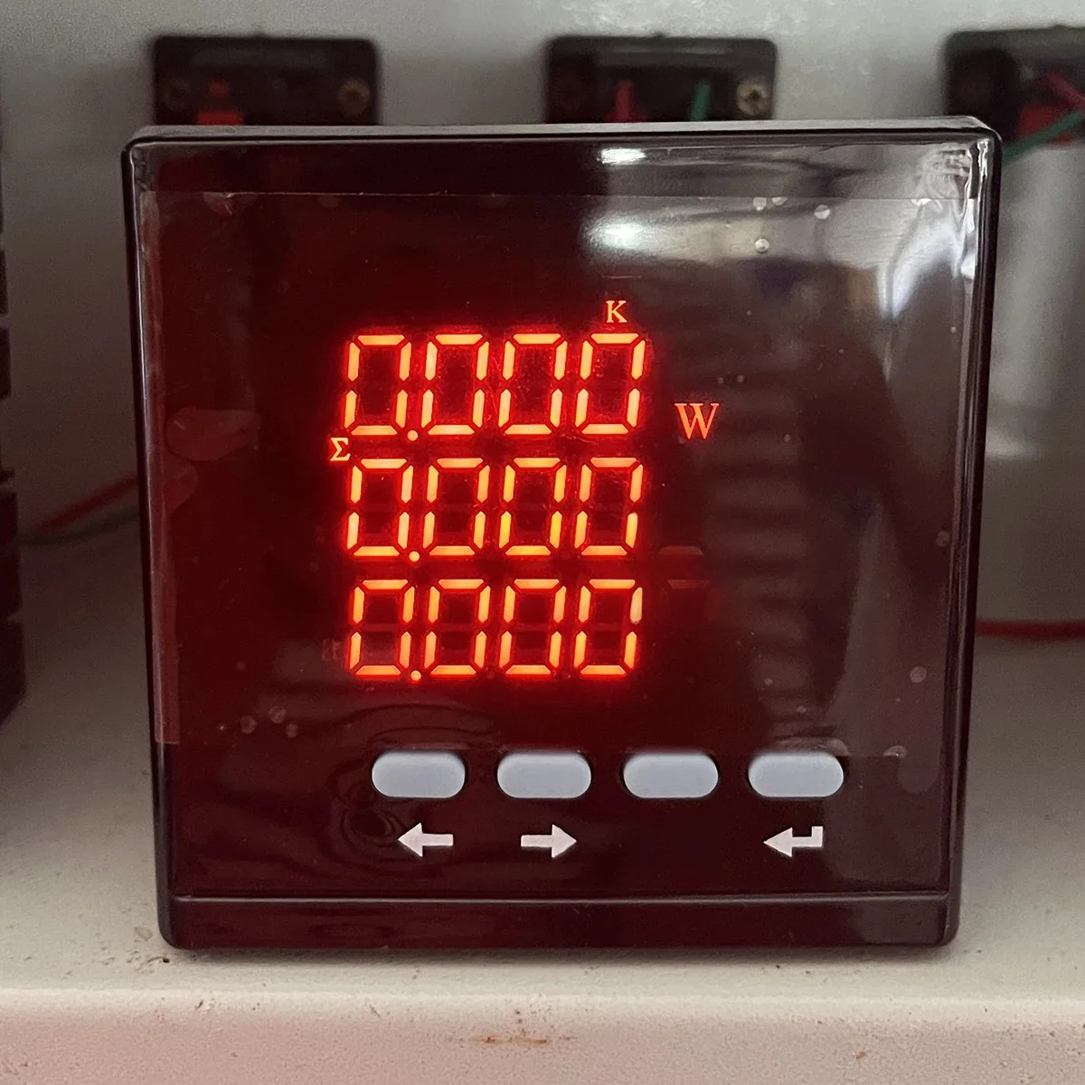 Cyfrowy wyświetlacz 3-fazowy wielofunkcyjny miernik panelowy A, V, W, kWh, cos, Hz, Var, miernik mocy z RS485 Modbus-RTU — zdjęcie 2