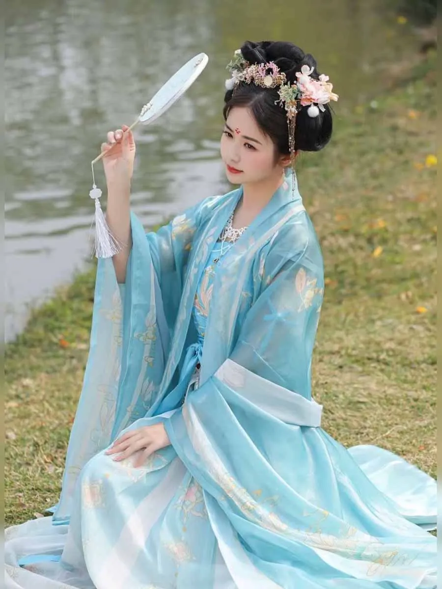 Large Size 6XL Chinese Hanfu Dress Women Cosplay Costume Ancient Embroidered Gradient Blue Red Hanfu Suitable For 125KG Ladies