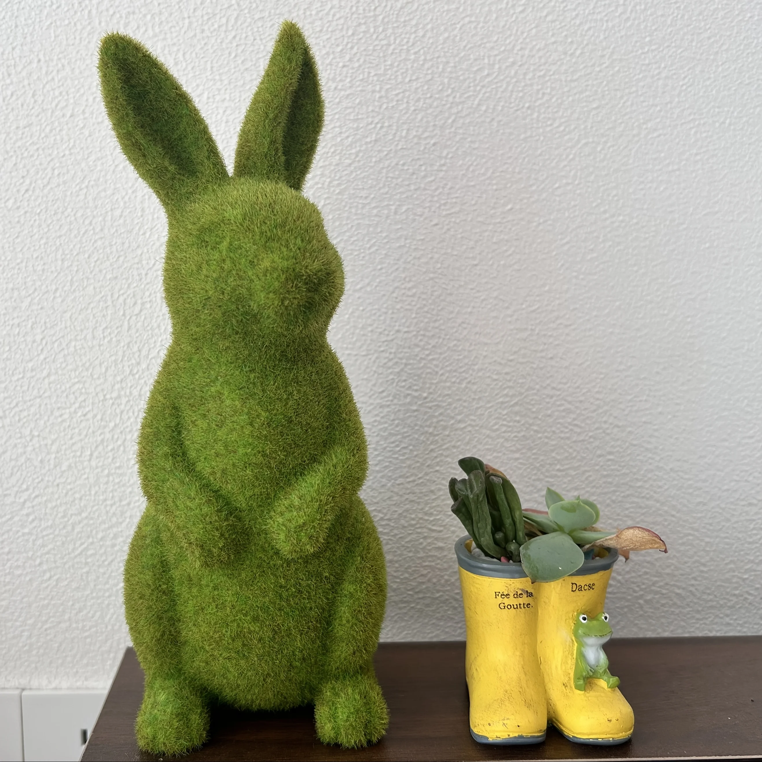 Classic Gardening Decoration Flocking Rabbit  Easter Green Bunny Statue, Outdoor Moss Rabbit Statue, Holiday/garden/courtyard