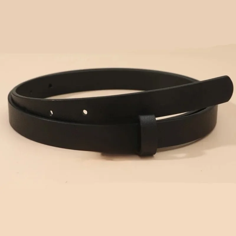 Petite boucle carrée dorée, polyvalente, haut de gamme, simple, tendance, à la mode, personnalisée et la taille fine est également