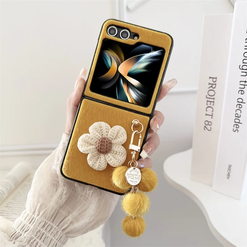 

Luxury fashion floral plush Pendant phone Case For Samsung Galaxy Z Flip 5 Case For Galaxy Z Flip4 Cover Z Flip3 Cute shockproof