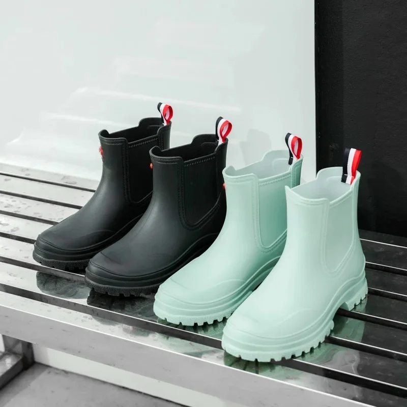 1 paire de bottes de pluie courtes pour femmes, chaussures d'eau antidérapantes en Pvc, chaussures imperméables d'extérieur, bottes d'eau à la mode pour femmes