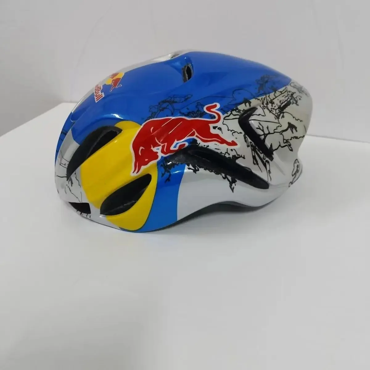 AliExpress Red Bull Mountain Bike Pneumatic Helmet Road Wind Breaking Ultra Light Integrated Male and Female Riding Protective Equipment