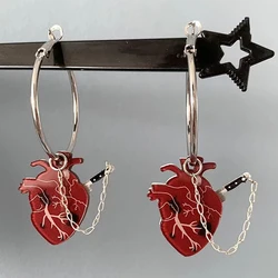 Orecchini a cerchio con cuore gotico Vintage coltello inserito nel cuore che batte catena di orecchini staccabili gioielli da donna Cosplay di Halloween