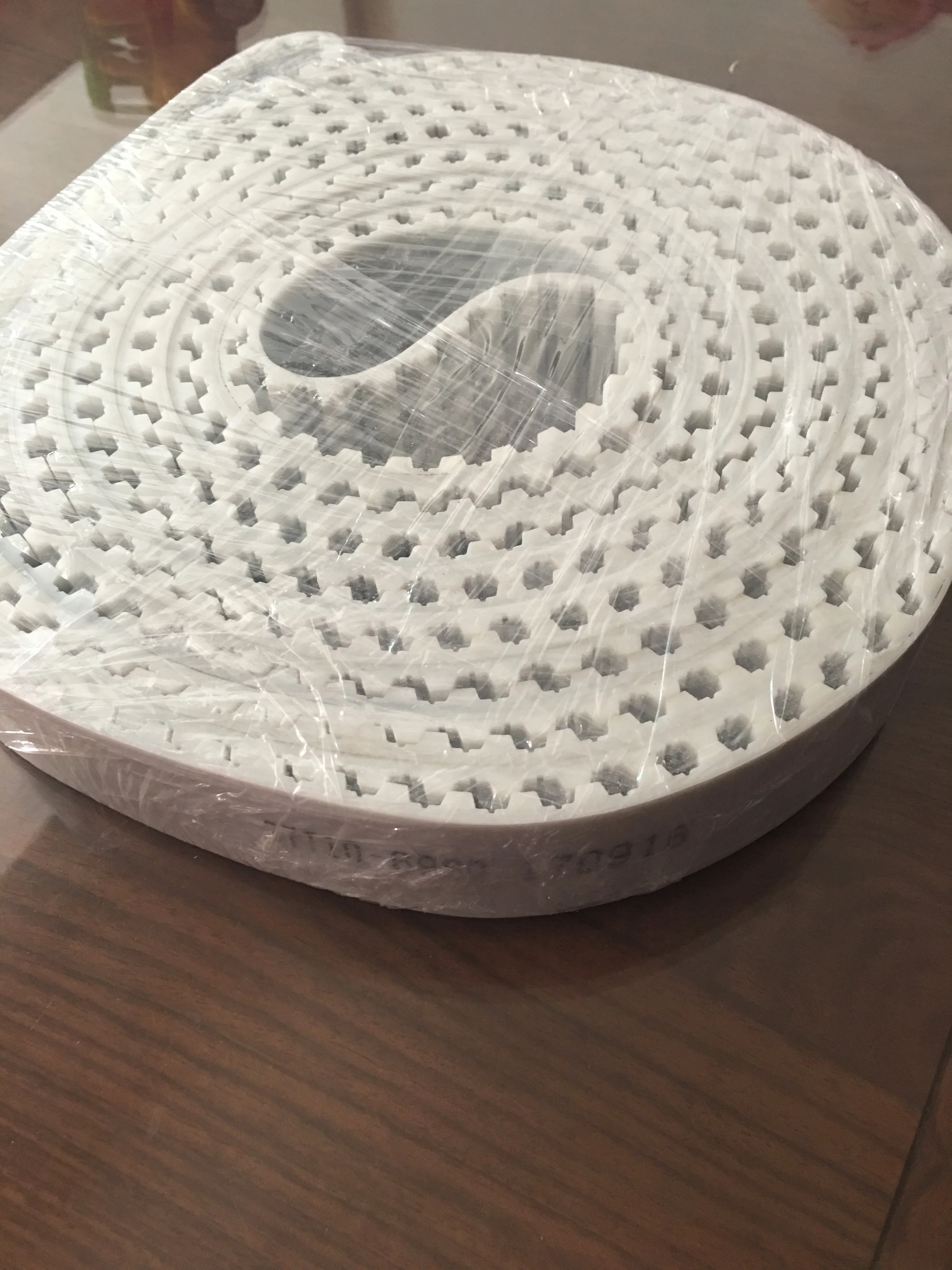 High quality customized 25mm width AT10 50 meters length closed loop timing belt