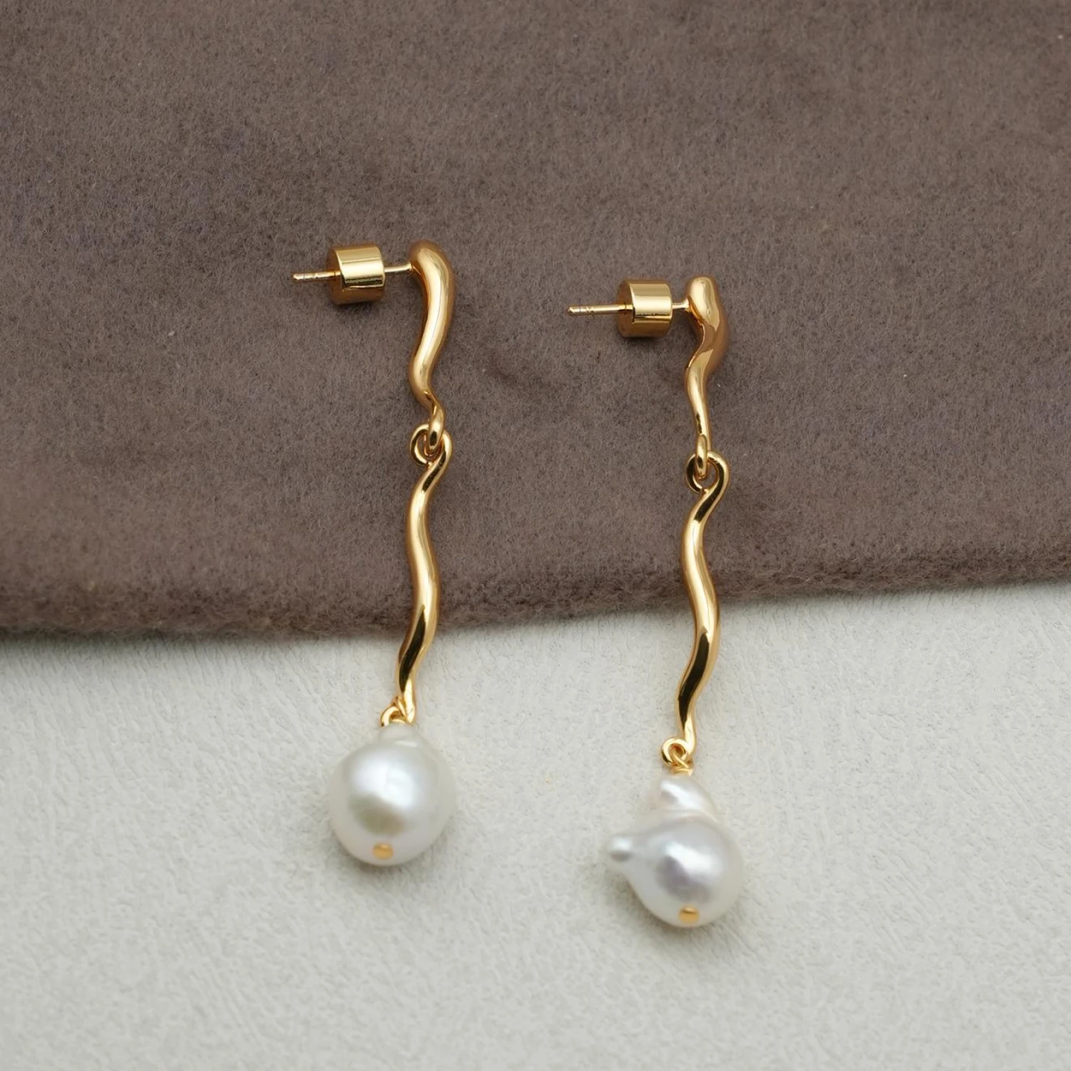 

YAJUNIEL Natural Baroque Freshwater Pearl Dangle Earrings for Women 24K Real Gold Plated Hypoallergenic Elegant Jewelry Gift