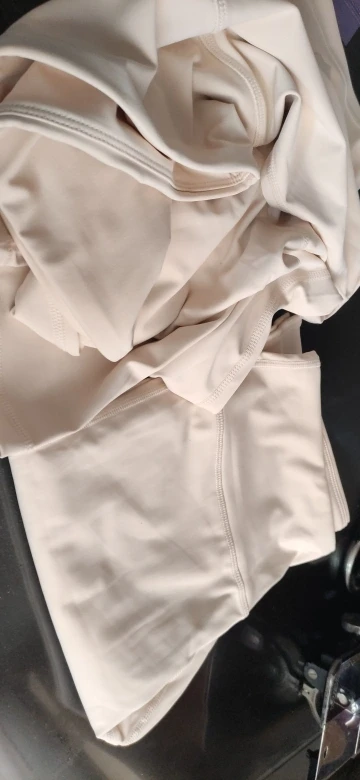 Foto de una compradora con Mallas Campana Sculpt