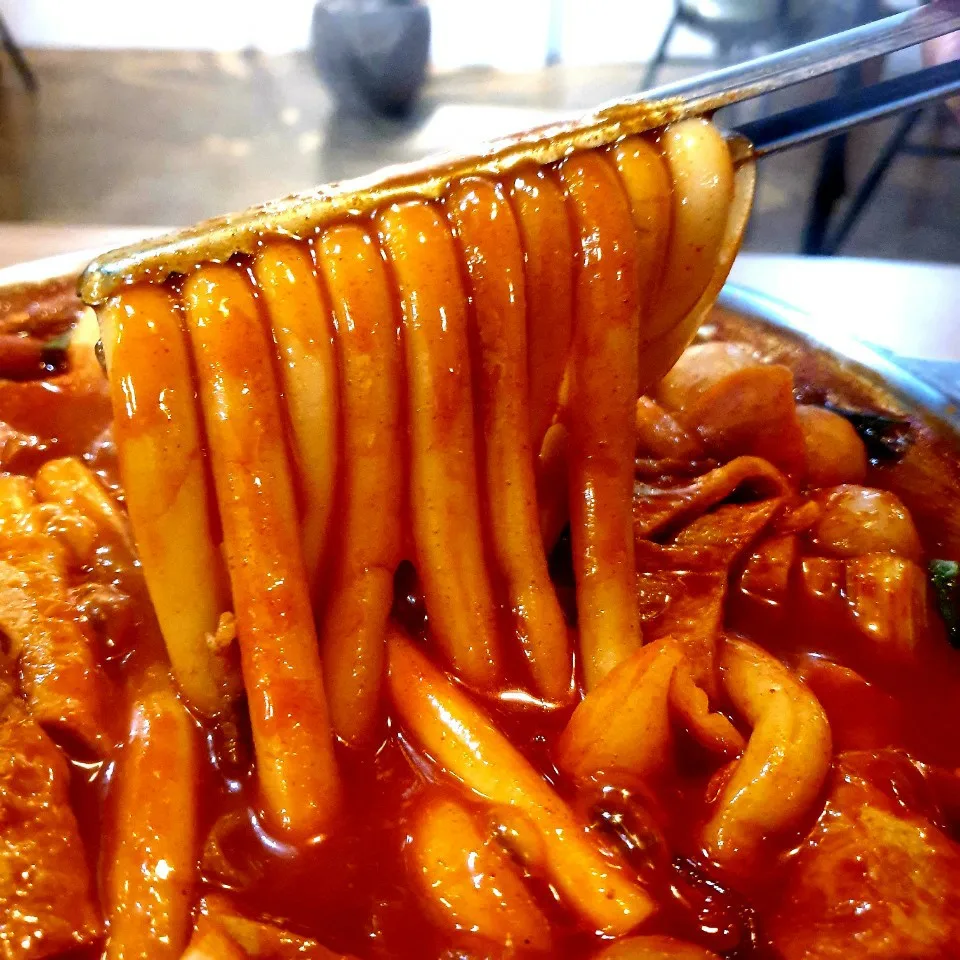 Chilgu instantáneo Tteokbokki masticable pastel de arroz fresco casero 4 porciones