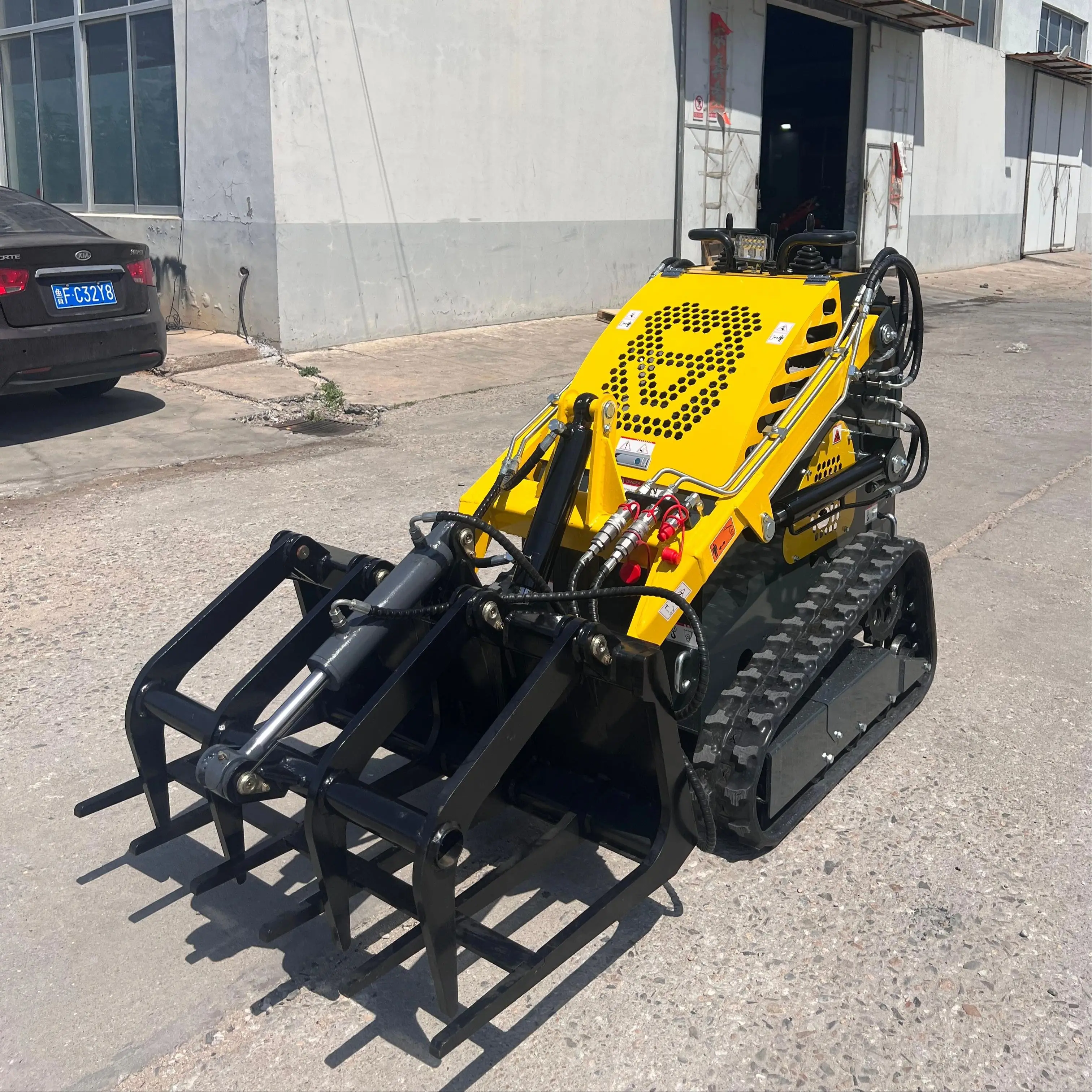 Fast Delivery EPA Euro 5 Skid Steer Loader Stand Behind Diesel Engine Small Crawler/Wheeled Front Loaders Snow Shovel Customized