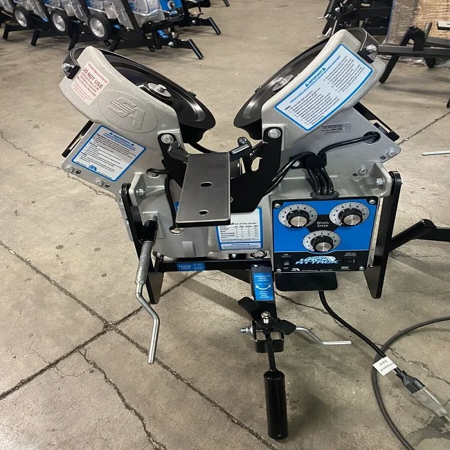 SR أفضل آلة رمي البيسبول الجديدة للصغار هاك أتاك #1