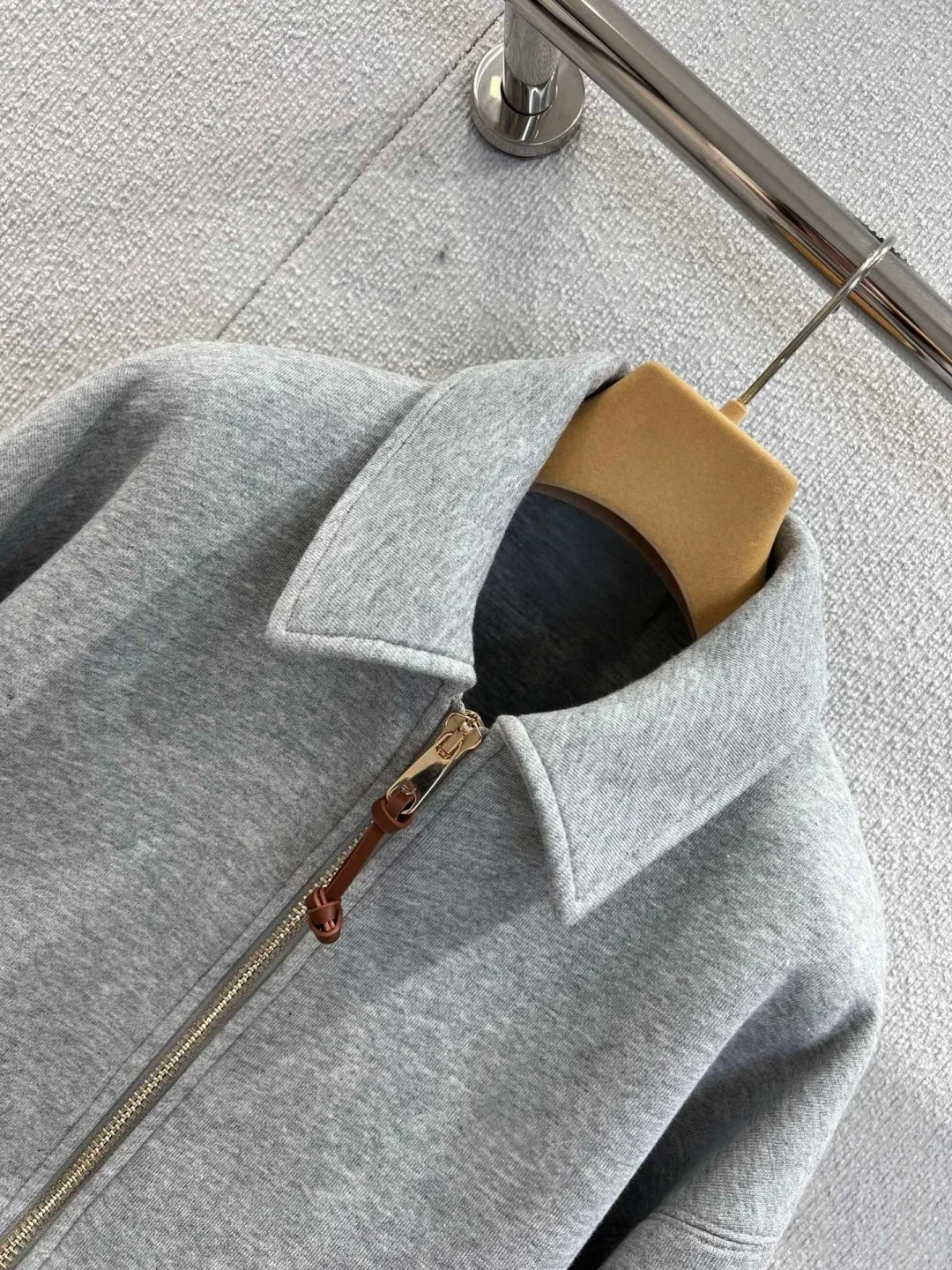 سترة بسحاب كبيرة الحجم بياقة قميص أوائل الخريف، سويت شيرت قطني بنمط فكر