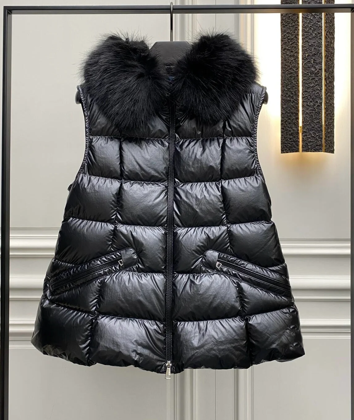 

2025 Autumn And Winter New Fur Collar Down Vest, Detachable Fox Fur Collar, Waist Cinching Design, Versatile And Youthful Style