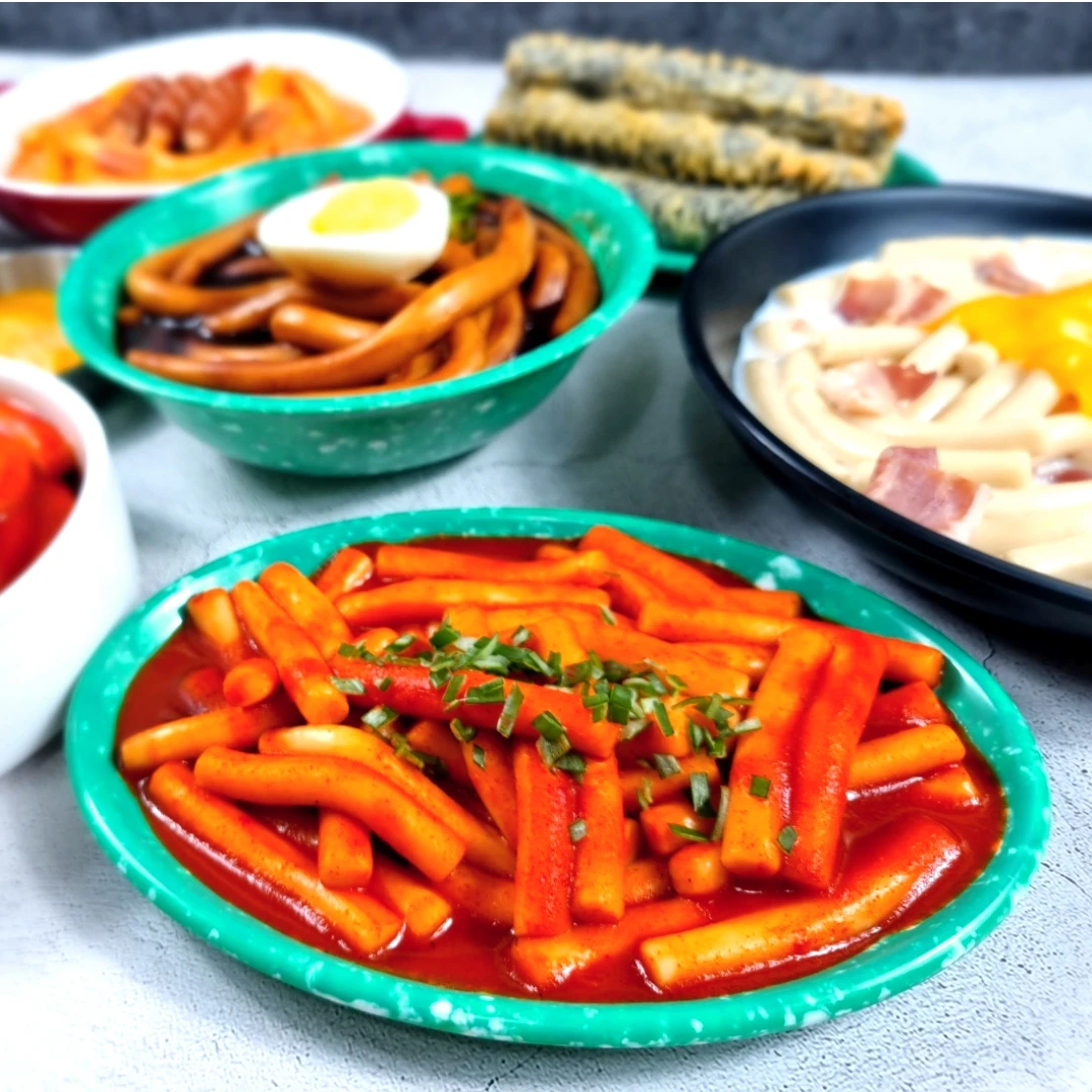 Slim Tteokbokki Paquete de 4, varios sabores disponibles: Sabor Rosa, Sabor Suave, Sabor Medio, Sabor Picante, Sabor Pasta de Soja.