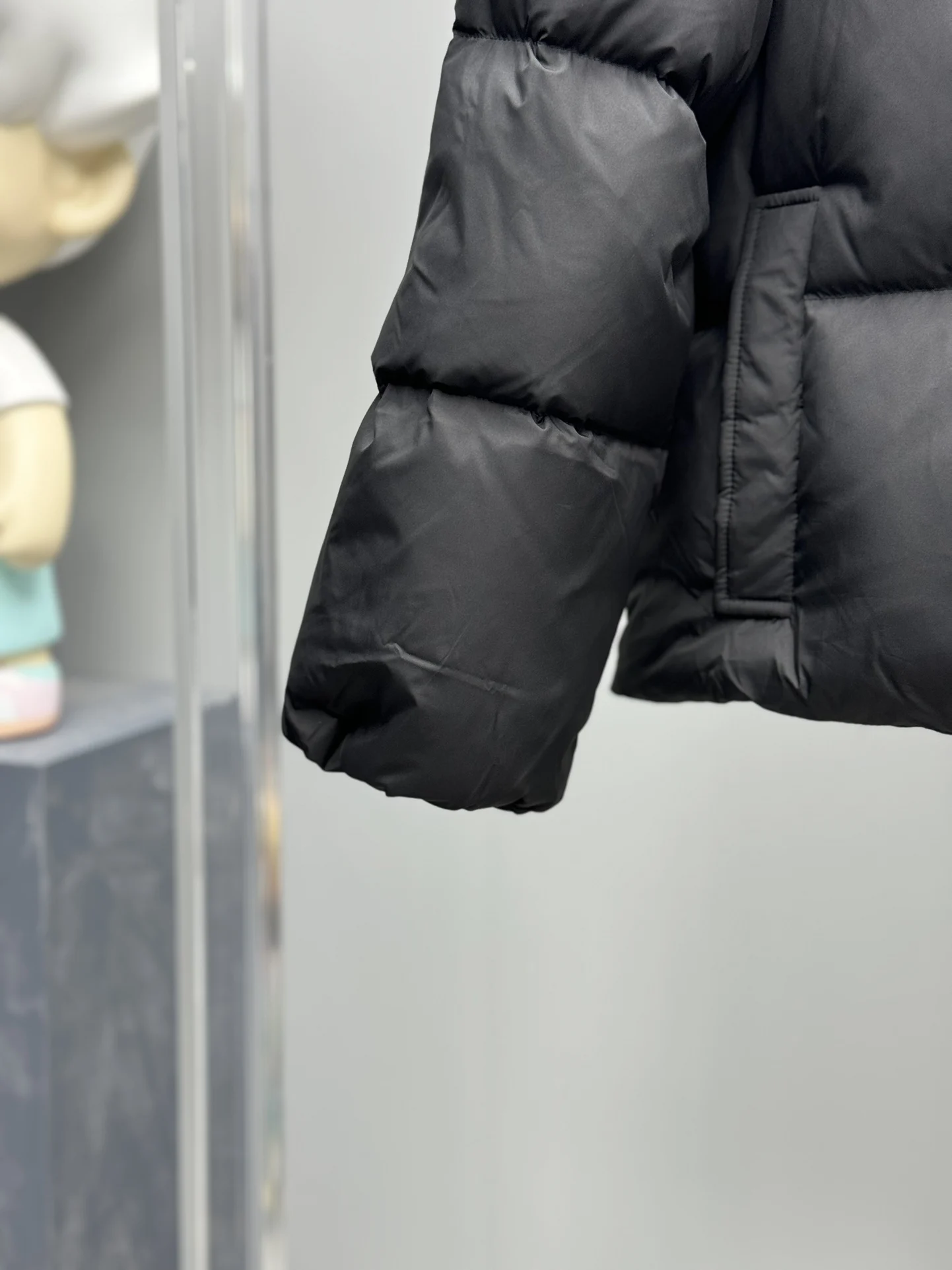 Chaqueta corta de plumón informal con capucha para mujer de gama alta 152