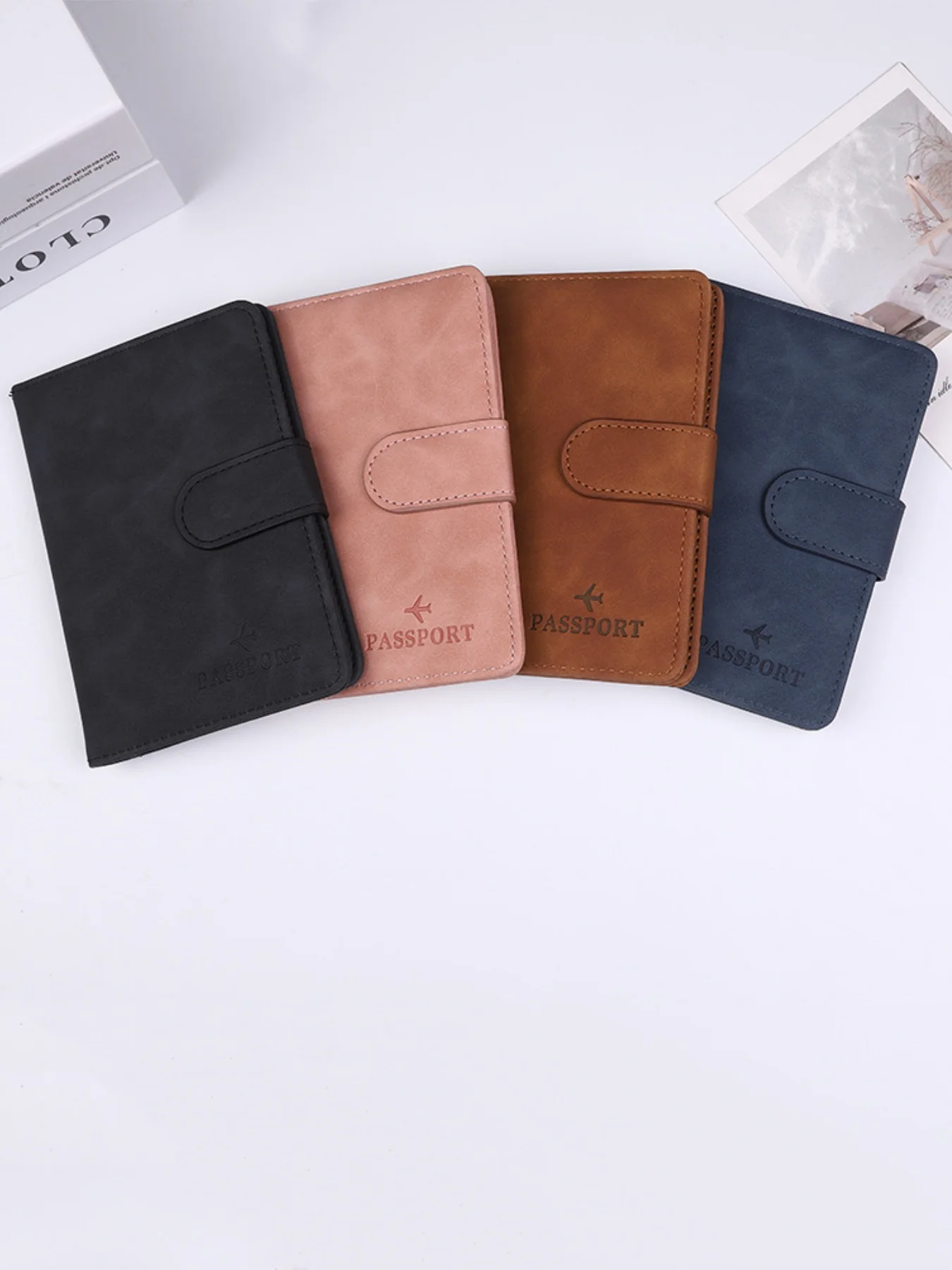 Simple Design + Multiple Card Slots, Can Hold Passports, Airline Tickets, and Cards, Available in Multiple Colors to Suit Daily Aesthetics. When Traveling, Documents Can Be Stored集中 and Safely, Preventing Them from Being Lost. It's More Convenient to Carry Documents with You When Going on Business Trips. It Is a Necessary Document Storage Tool for Travelers.