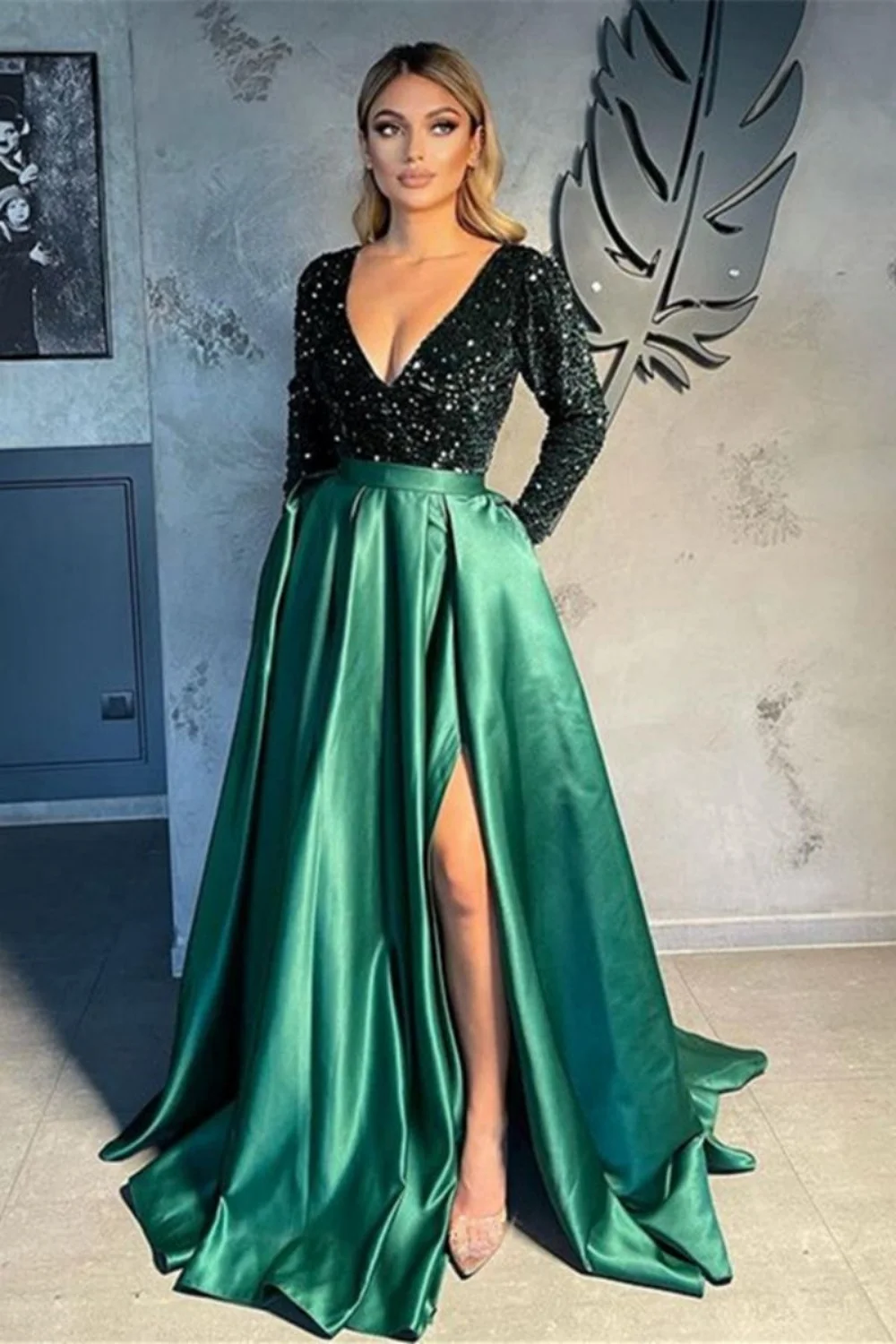 Vestido elegante de satén con cuello en V, vestido de graduación plisado con lentejuelas, espalda con cordones, abertura alta, línea A, largo hasta el suelo, vestido de fiesta Formal Simple personalizado