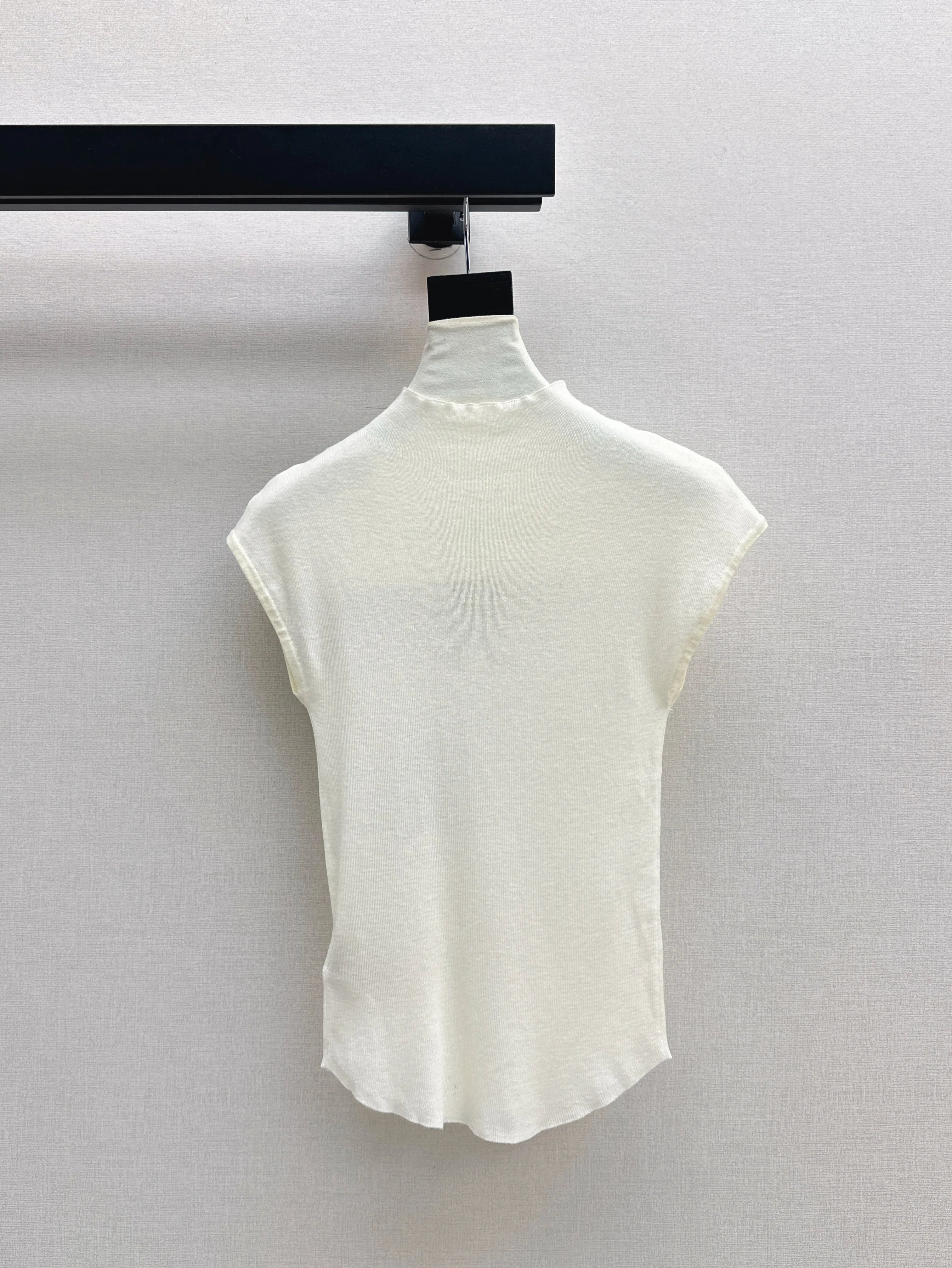 

2025 Autumn New Women's Flower Decoration Wool Sweater Gentle Retro Style