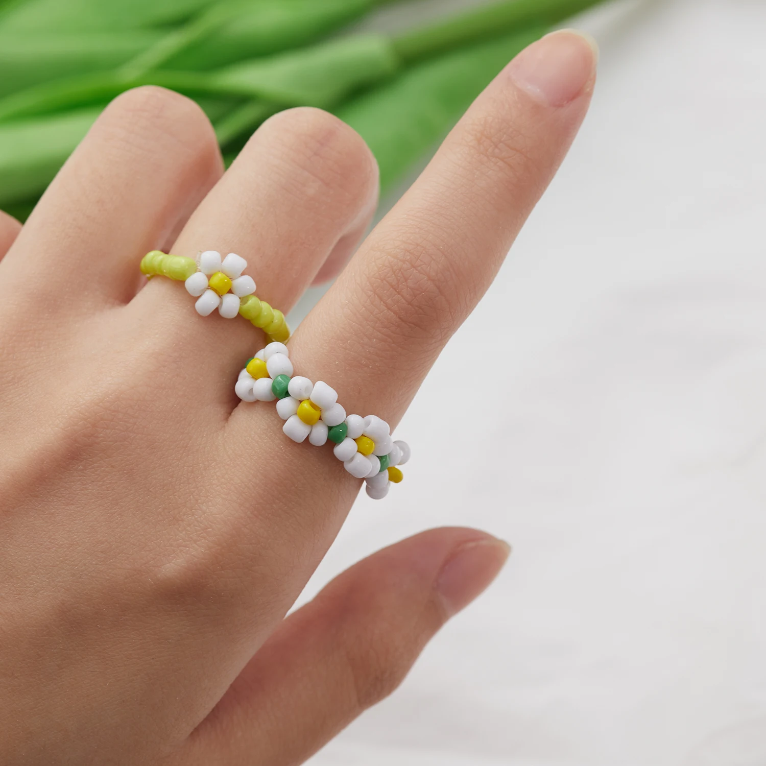 Cute Colorful Transparent Resin Acrylic Flower Rings for Women Bohemian Handmade Elastic Rice Beaded Ring Aesthetic Jewelry
