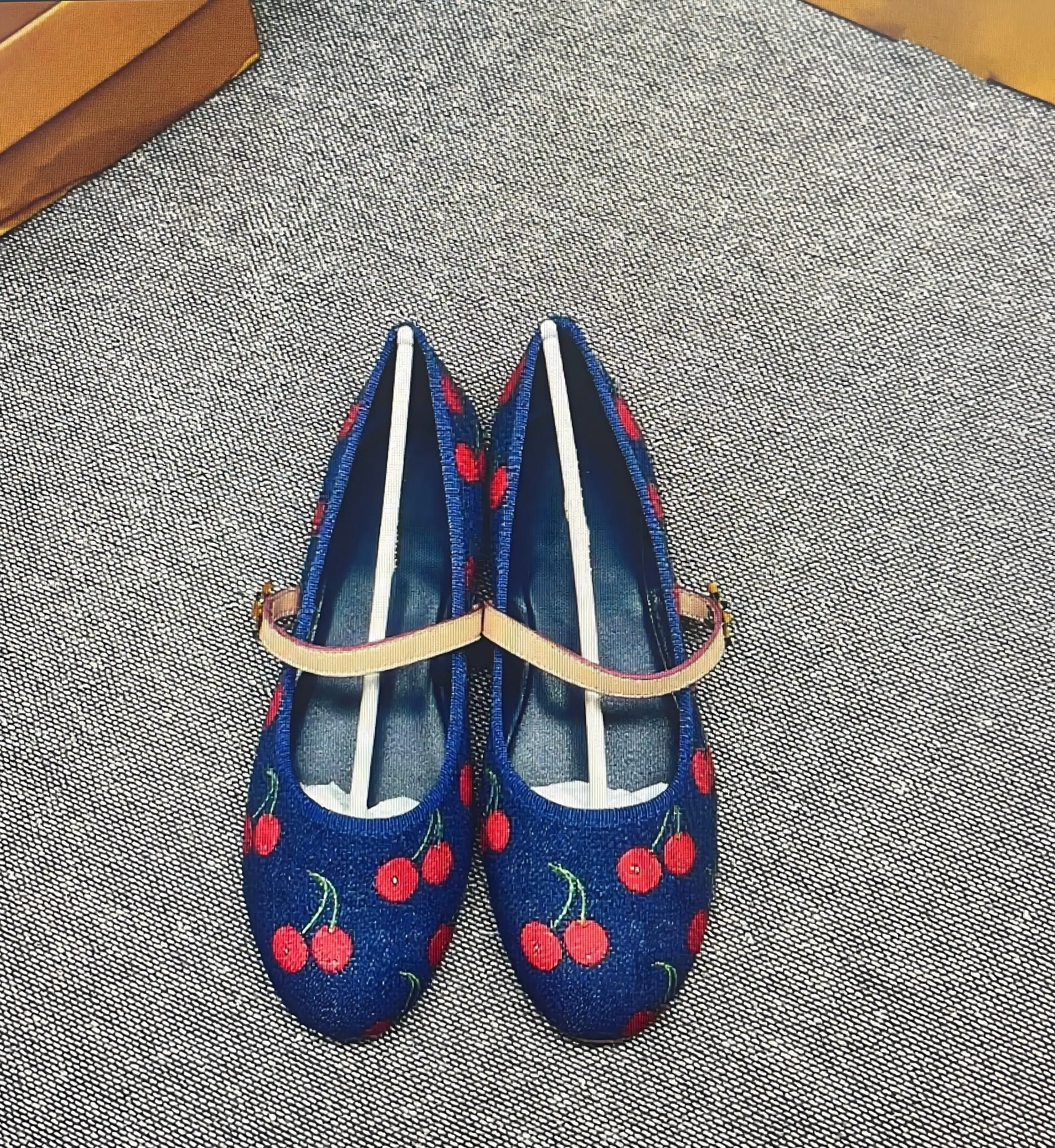 

Весна/Лето 2025г должен быть! Балетки на плоской подошве — мягкая подошва, очень удобные, модные, классические, идеально подходят для Errands & Brunch Da