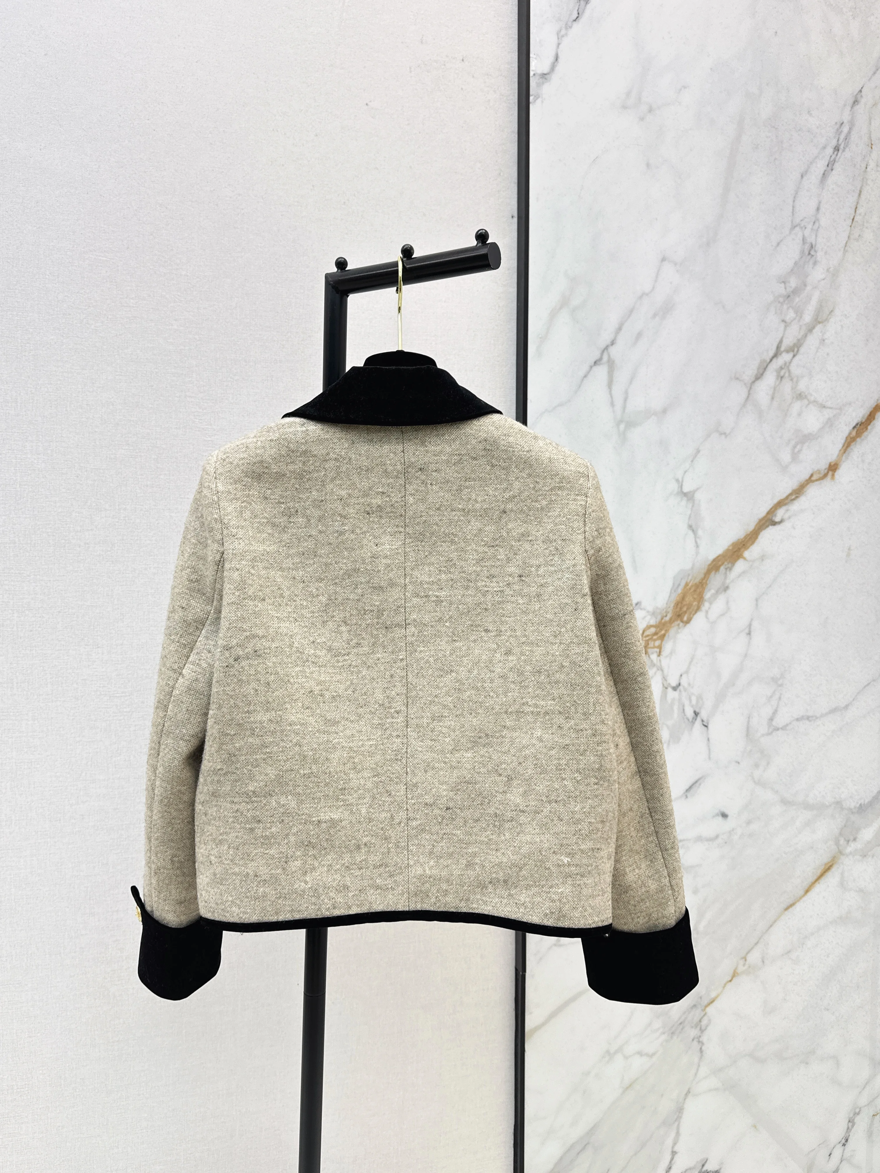 

High Quality Autumn Women's Casual Fashion Patchwork Velvet Collar Buttons Lapel Short Style Jacket J026Q