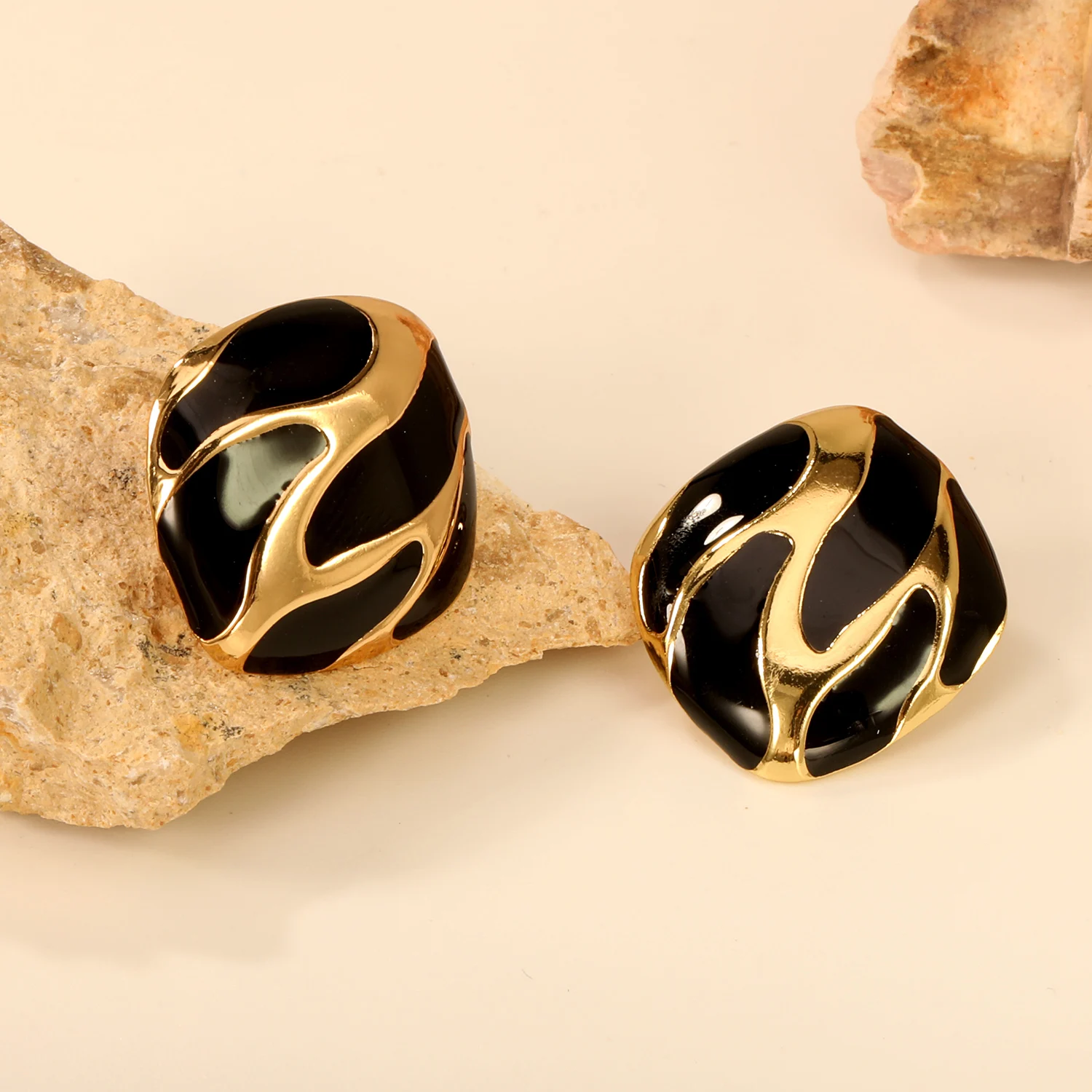 LUXUKISSKIDS Trendy Irregular Earrings Rhomboid Golden Texture Studs Antiallergy Acrylic Black/Blue Piercing Retro Woman Jewelry