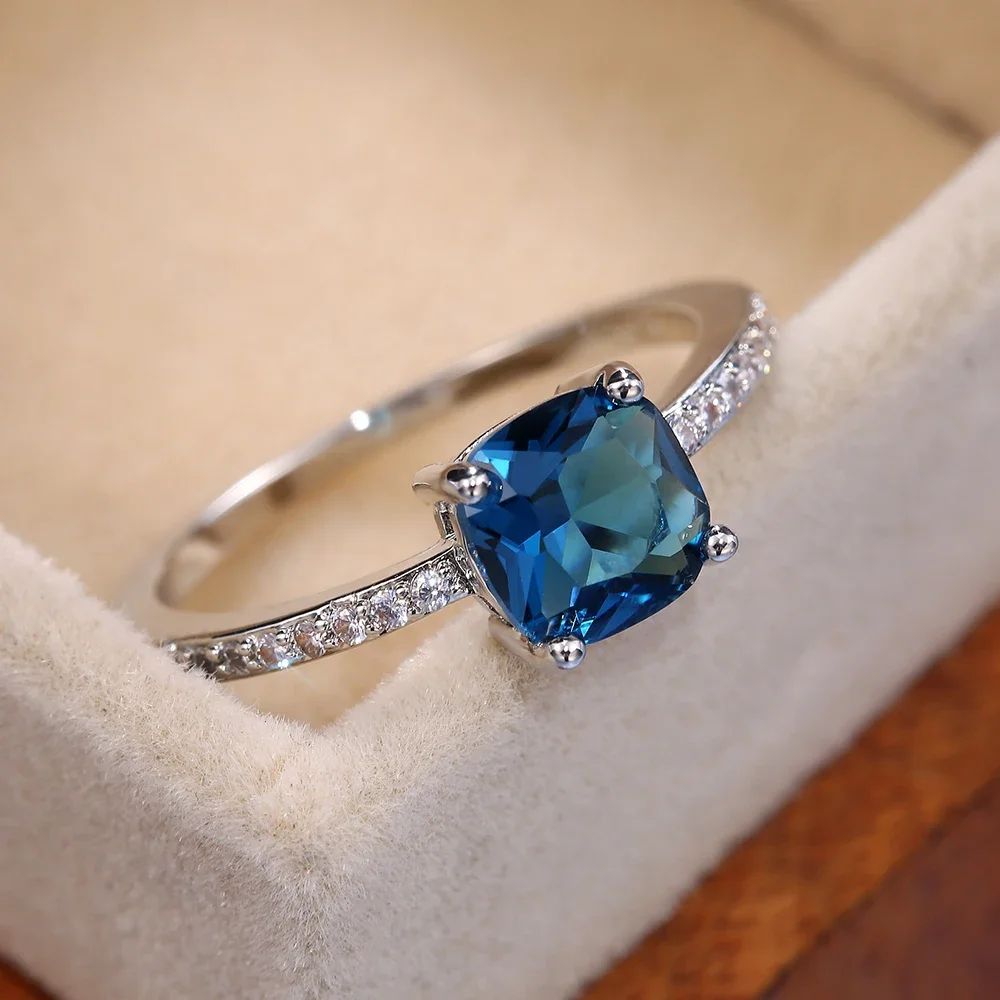Huitan Square Blue Series Stone Women Rings Simple Minimalist Pinky Accessories Ring Band Eleganckie pierścionki zaręczynowe z biżuterią — zdjęcie 2