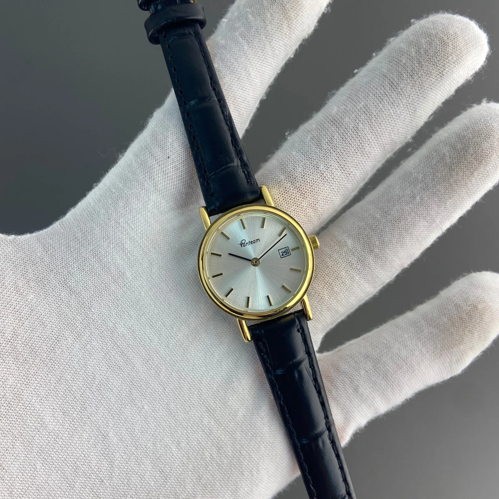 Vanteam Woman Watch luxury Waterproof Fashion new calendar casual quartz watch date genuine leather ladies Gifts Wristwatchs