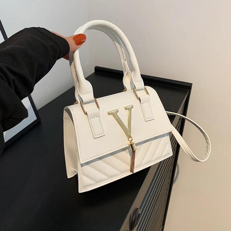 

Женская сумка через плечо с вышивкой, роскошная сумка на плечо, брендовый клатч с кисточками и блестками, маленькая сумка и кошелек для вечеринки