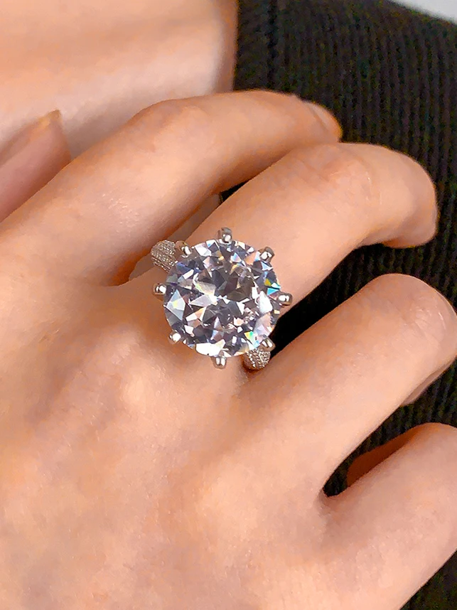 

S925 Sterling Silver Inlaid with Oversized Zircon Full Diamond Wedding Ring, European and American Luxury Fashion, Suitable for Women, Is the Best Gift Jewelry for Your Lover, Friend, or Family