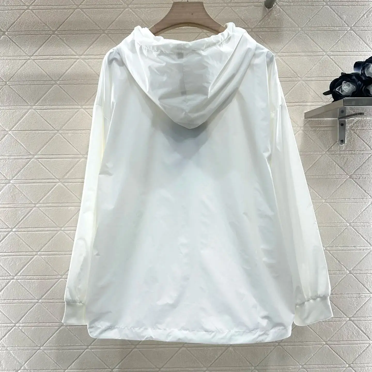 

2025 New Product on the Shelves Reversible Hooded Jacket Recycled Nylon Cotton Material Reversible Hooded Drawstring Jacket