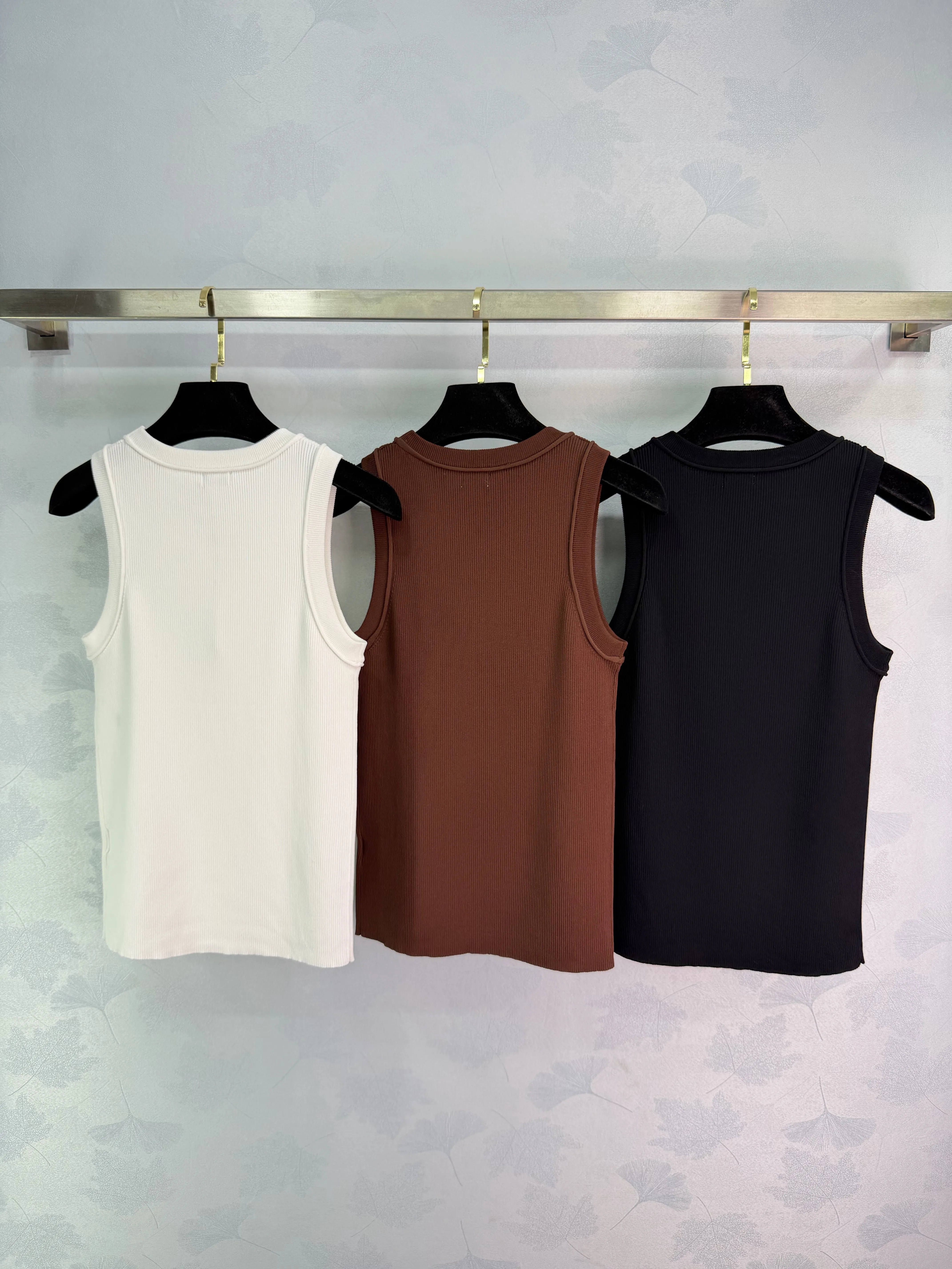 

25 Early Autumn New Versatile Fashionable Round Neck Women's Knitted Embroidered Short Tank Top